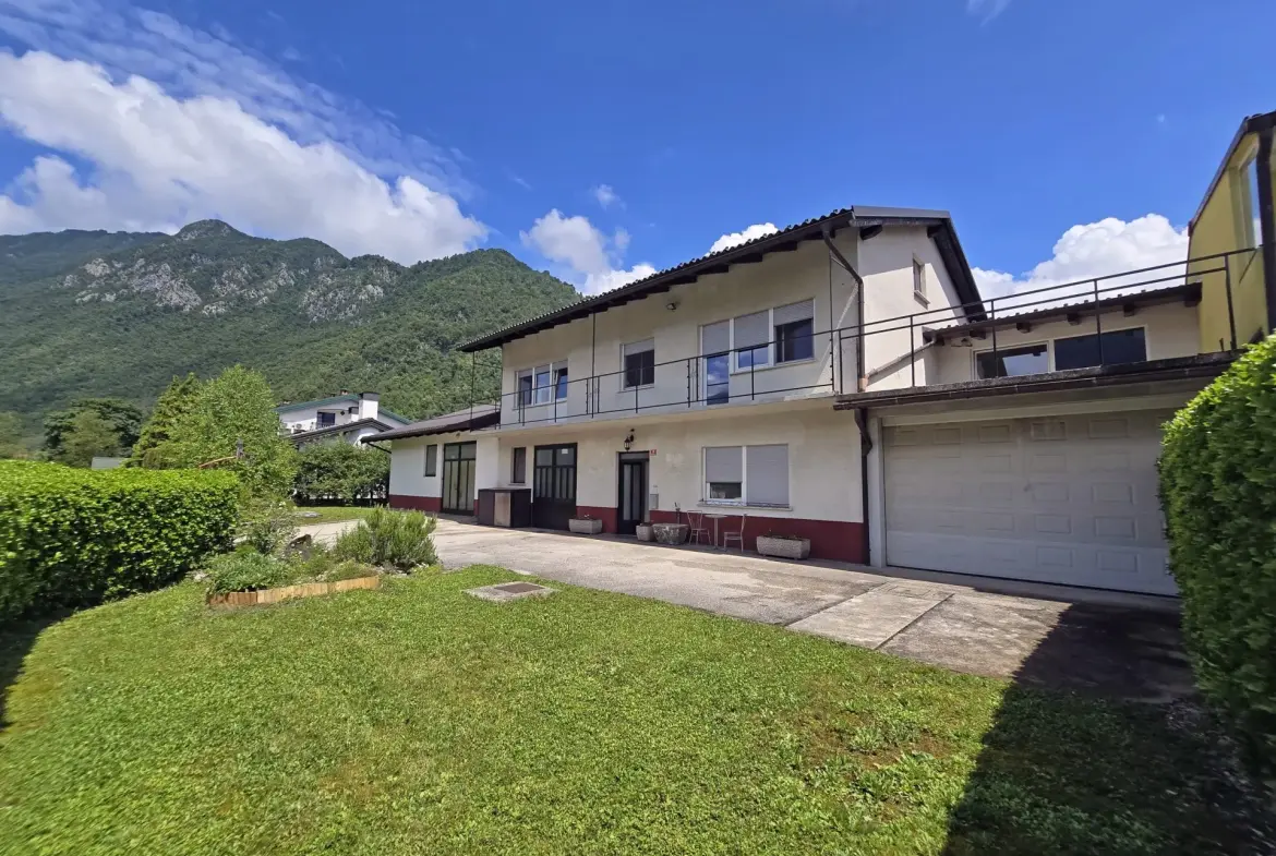 Soca Area – Kobarid, Spacious house with commercial space