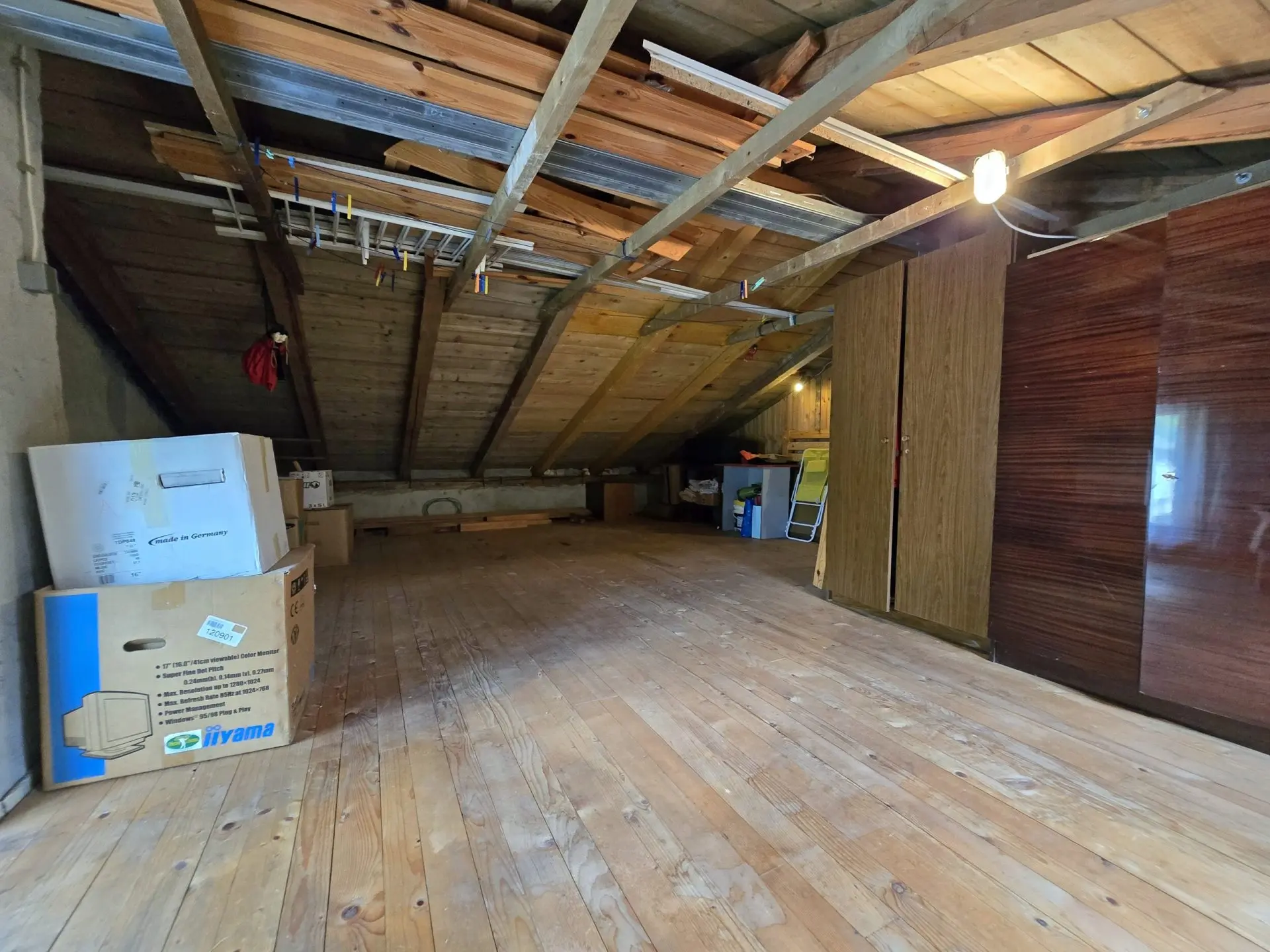 Soca Area – Kobarid, Spacious house with commercial space