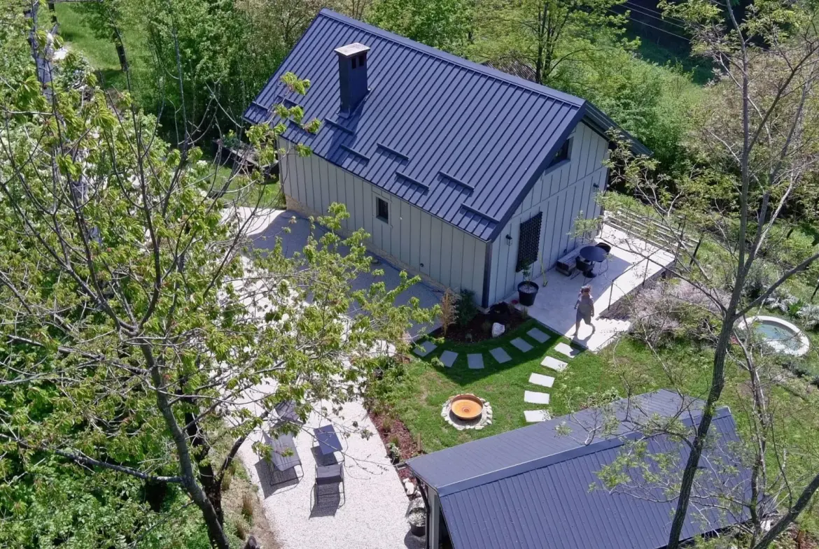 South East area – A beautiful, renovated house with large garden and vineyard