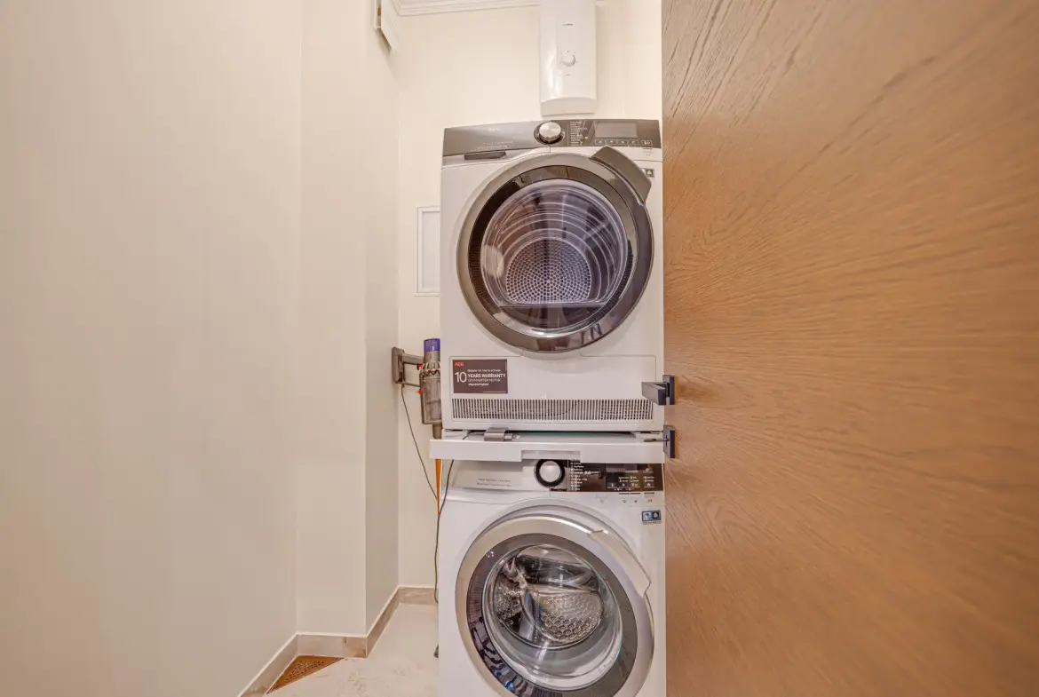 Fully furnished four-room apartment in a gated residential complex in the Lozenets neighborhood