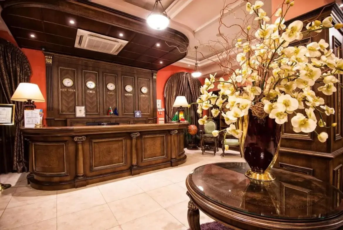 Hotel with restaurant in Hisarya for sale