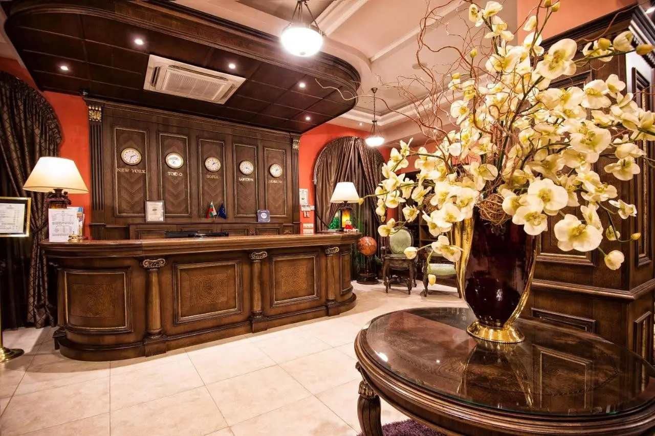 Hotel with restaurant in Hisarya for sale