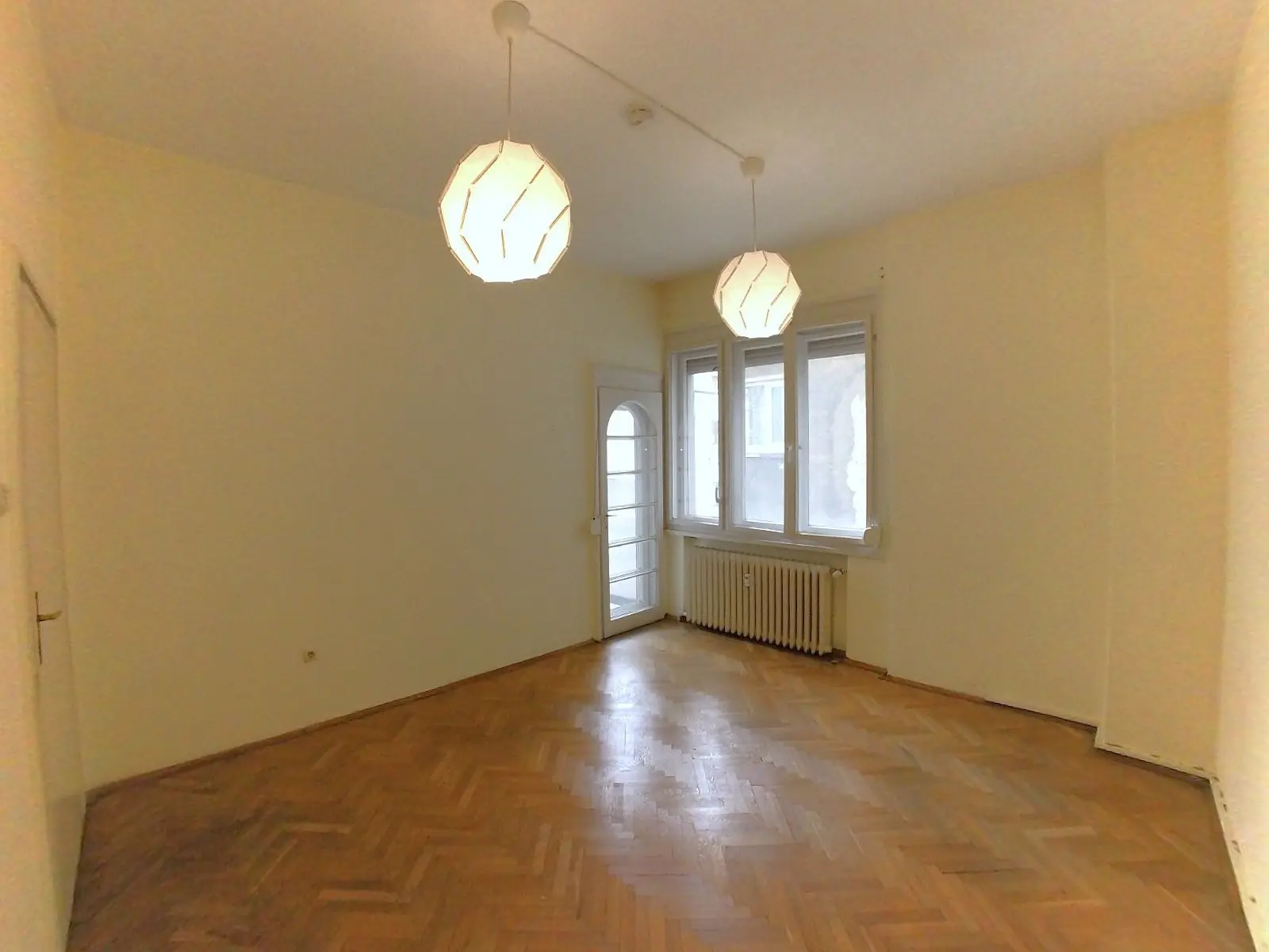 Aristocratic apartment in Doctor’s Monument for sale