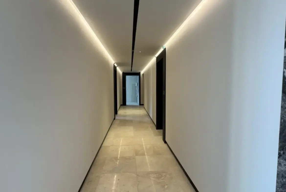 Four-bedroom apartment in a first-class complex next to a park