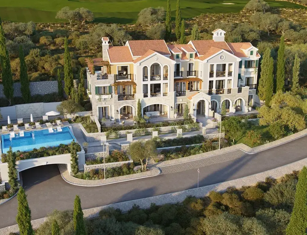 Three-bedroom apartment at Horizon Residences in Luštica Bay