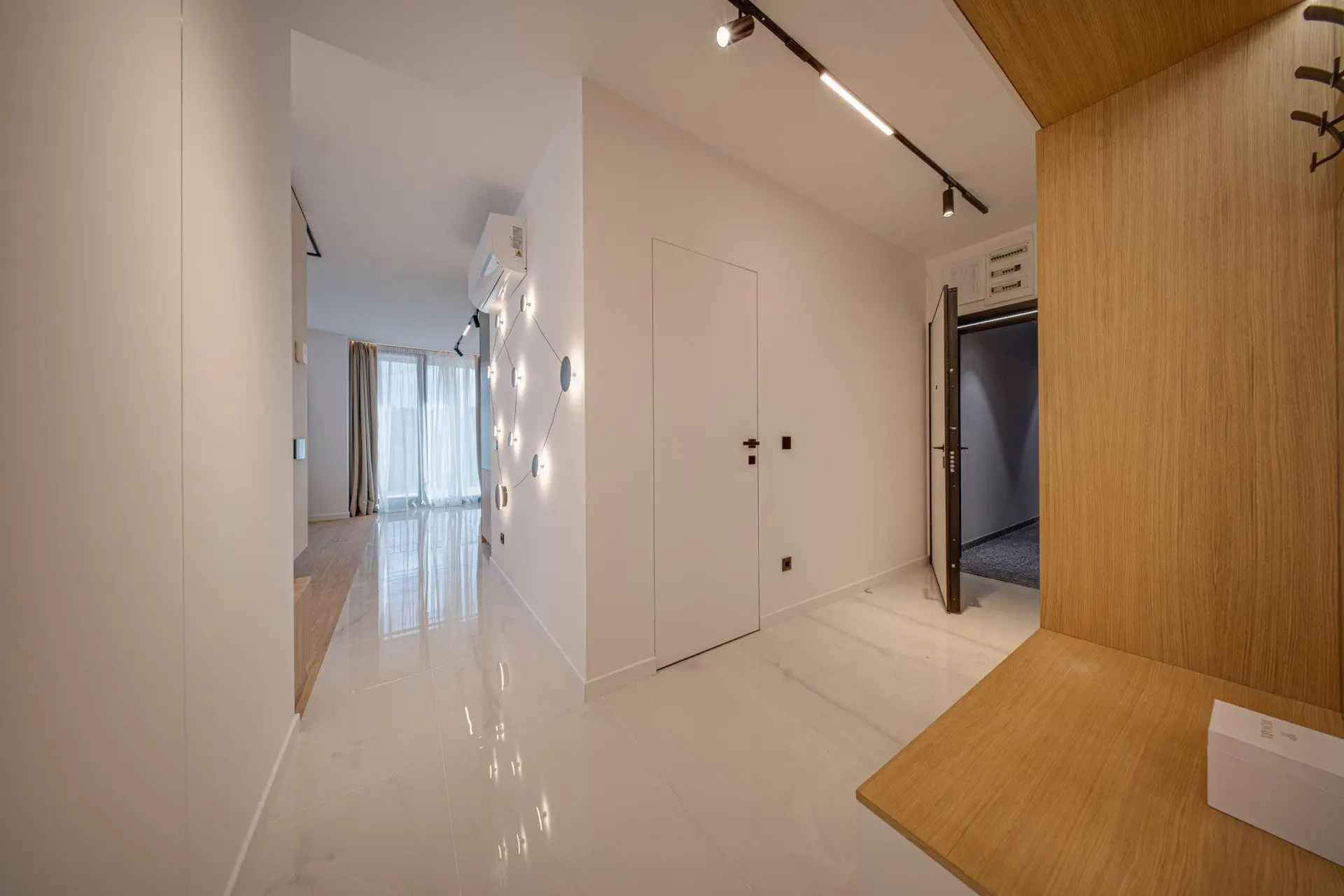 22befbad8eda9a918a5219d2eab10dd8 Luxurious two-bedroom apartment in an iconic, innovative building Kosher