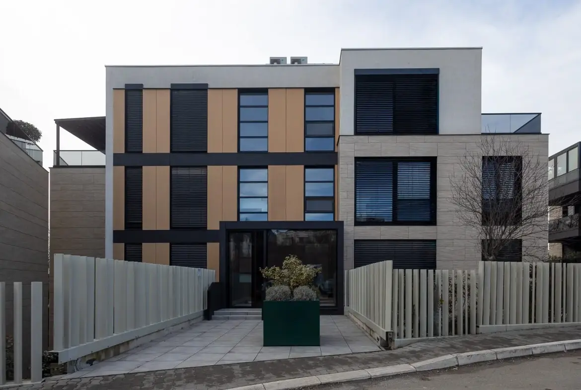 3-Bedroom Apartment, 184 m² – Green Hill, Savski venac, Belgrade