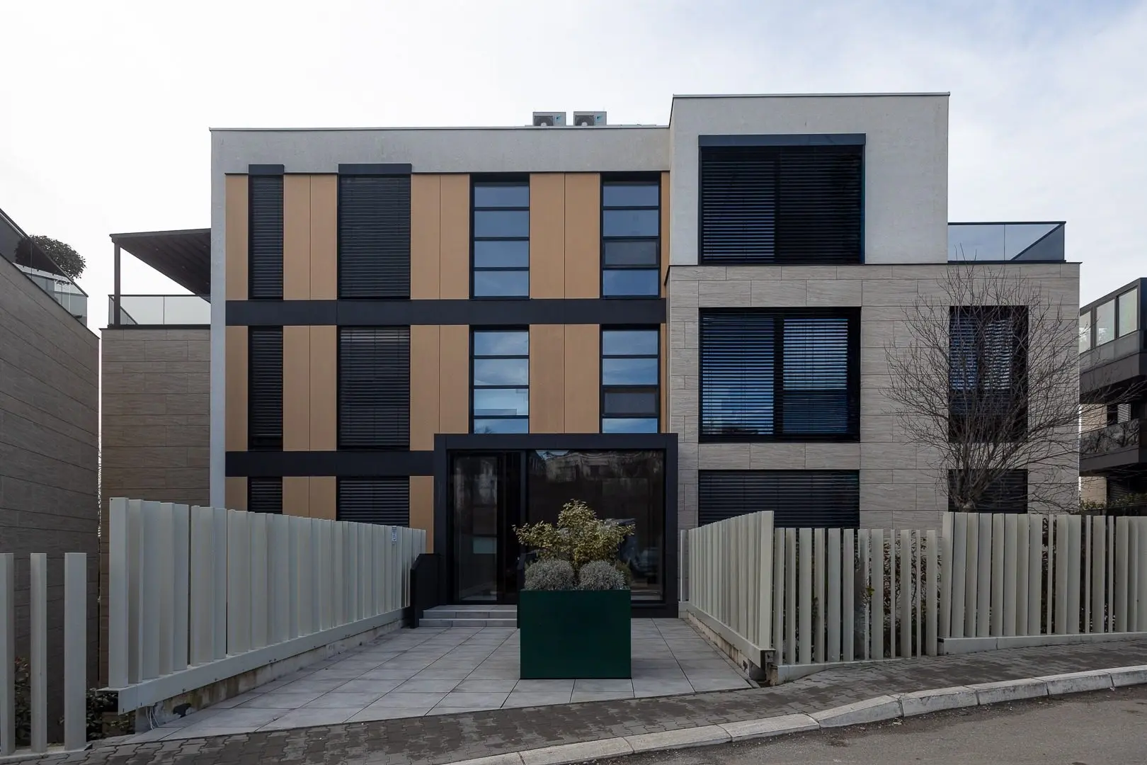 3-Bedroom Apartment, 184 m² – Green Hill, Savski venac, Belgrade