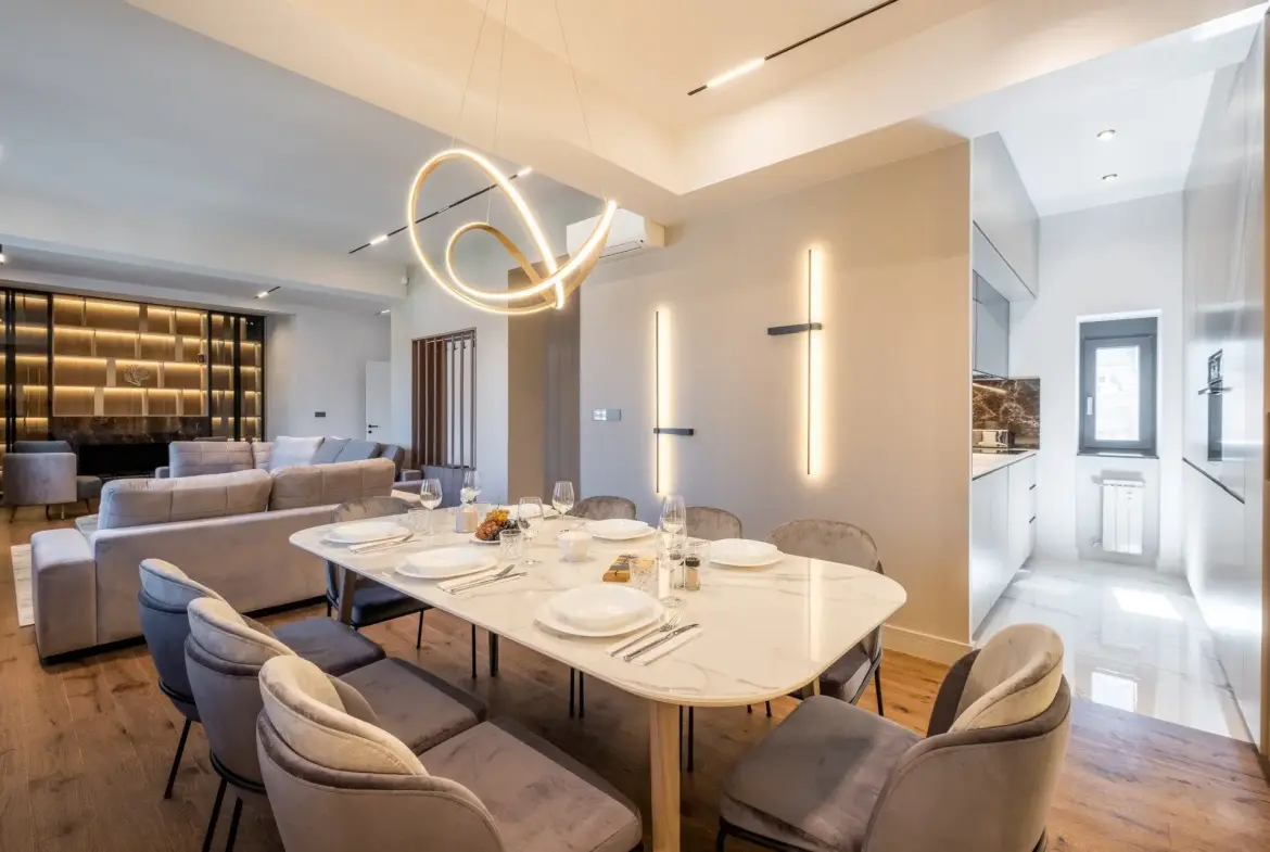 Elegant panoramic apartment on Tsar Osvoboditel Blvd