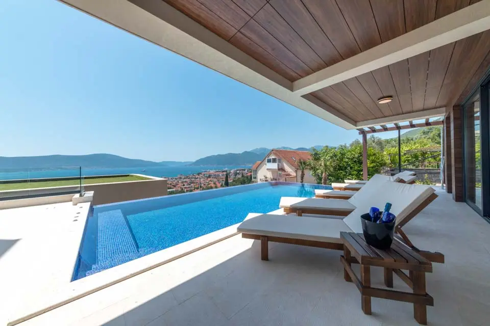 Exquisite Villa in Tivat: Luxury, Comfort, and Stunning Views