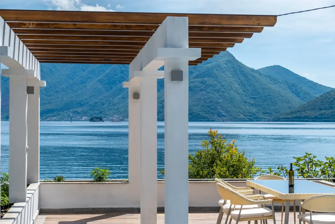 Four bedrooms villa Boka Bay
