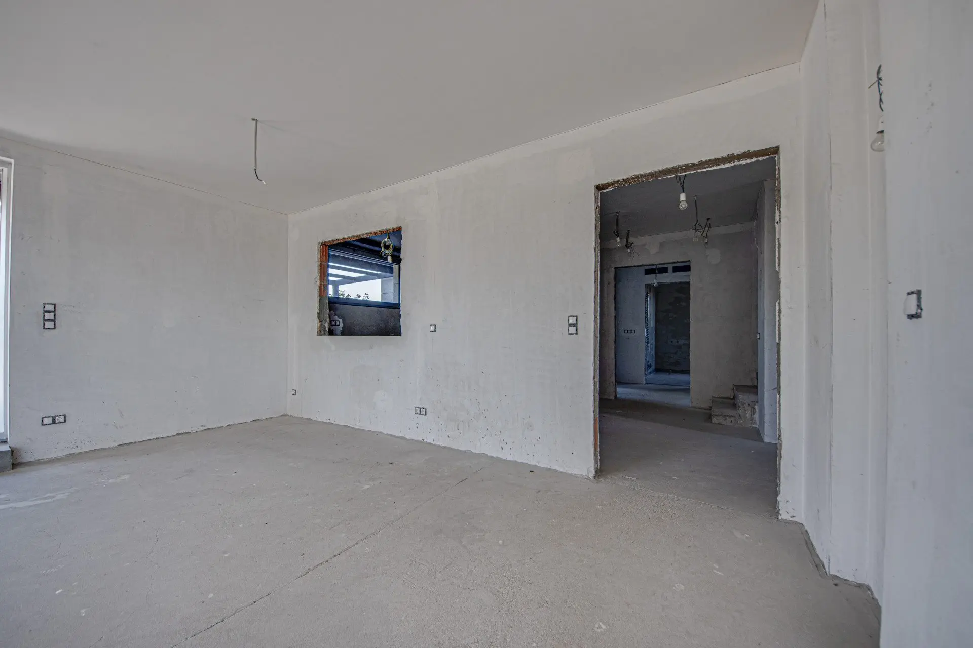 2536211c8ef4b0c888a0569bb4dbe9ca-1 Luxury penthouse in Iztok for sale