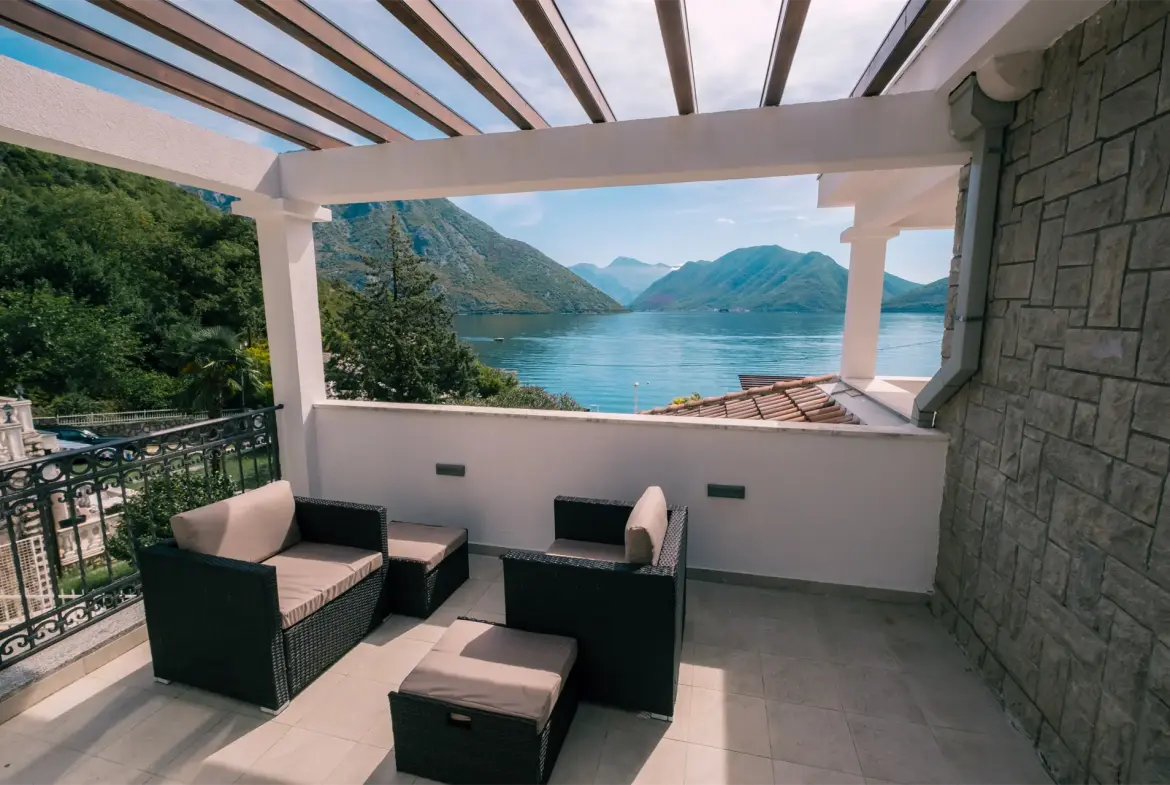 Four bedrooms villa Boka Bay