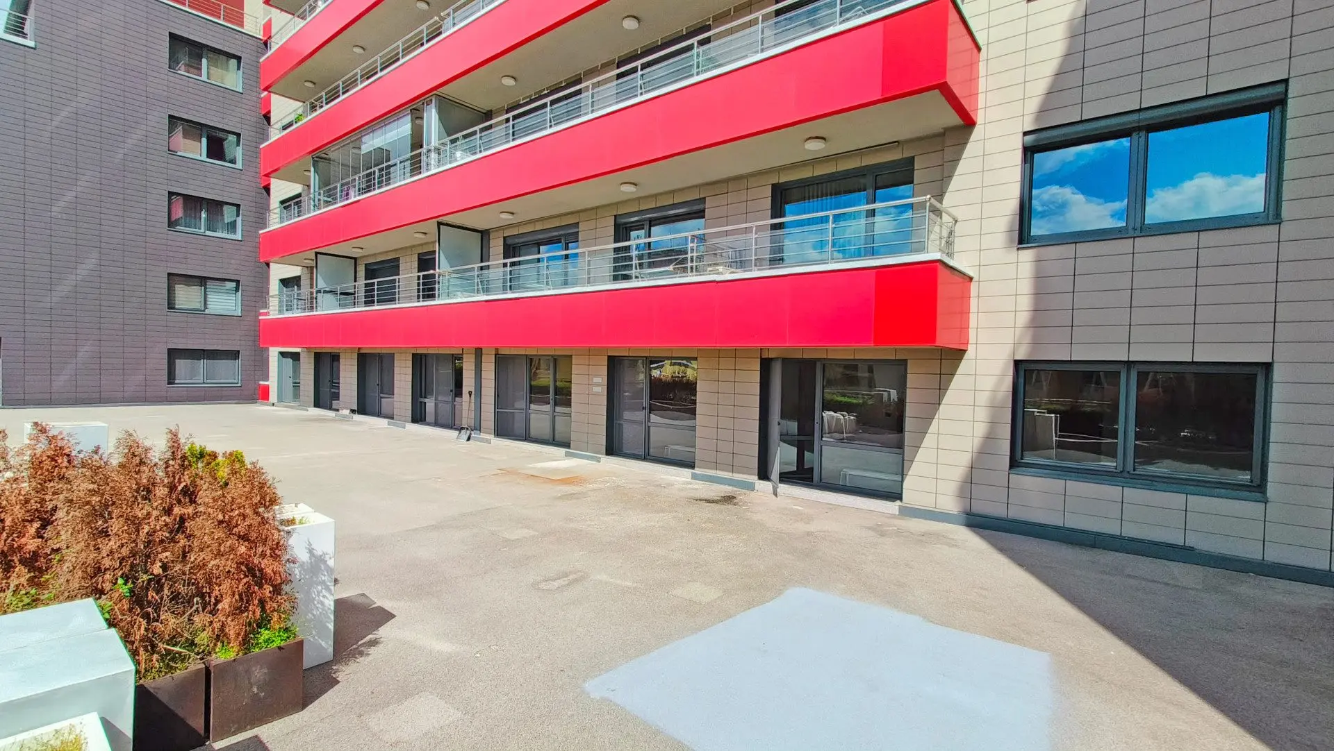 Spacious and fully furnished new apartment in the central part of Sofia