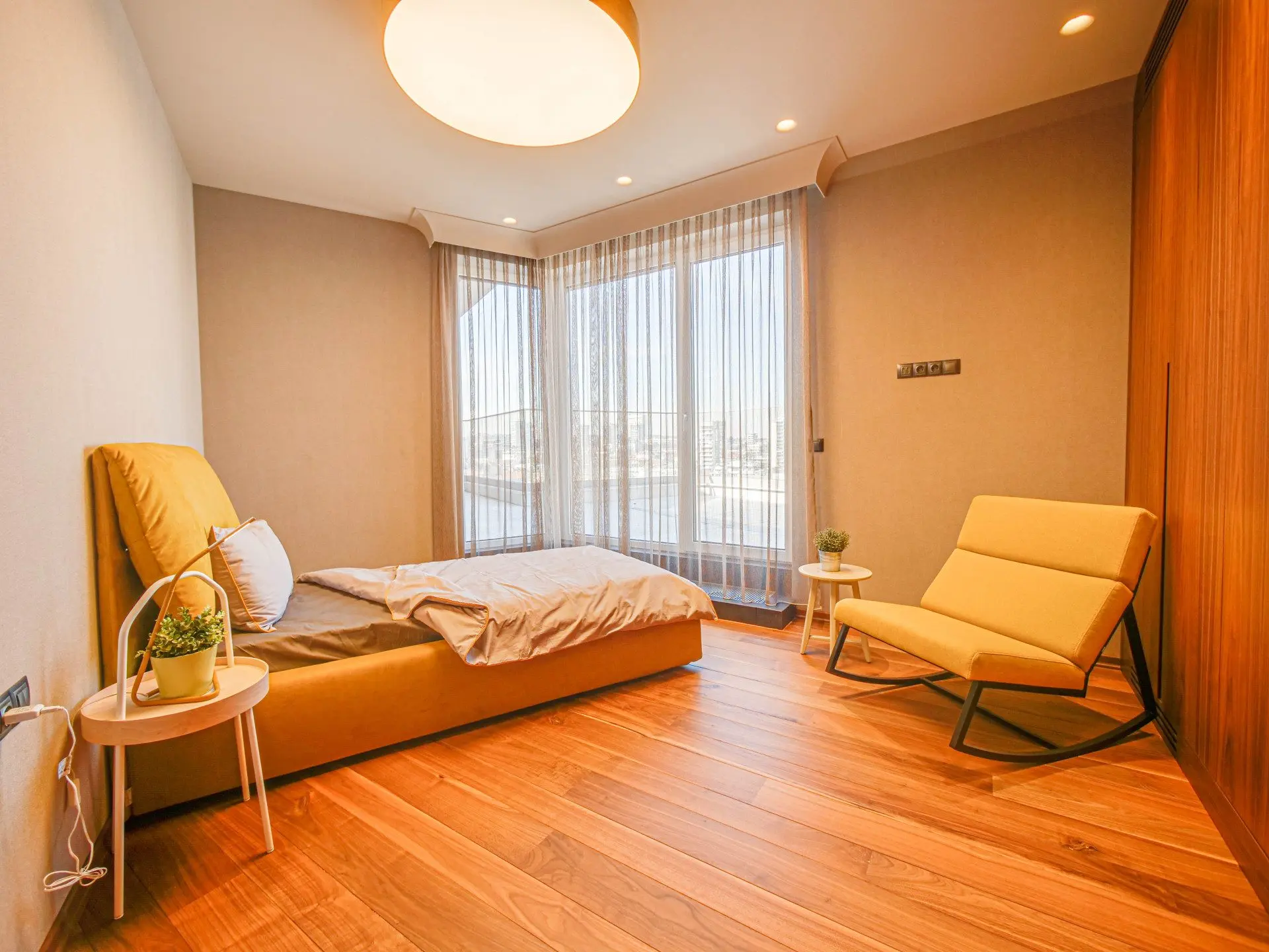 Magnificent three-bedroom apartment with a double garage in the Iztok district for sale