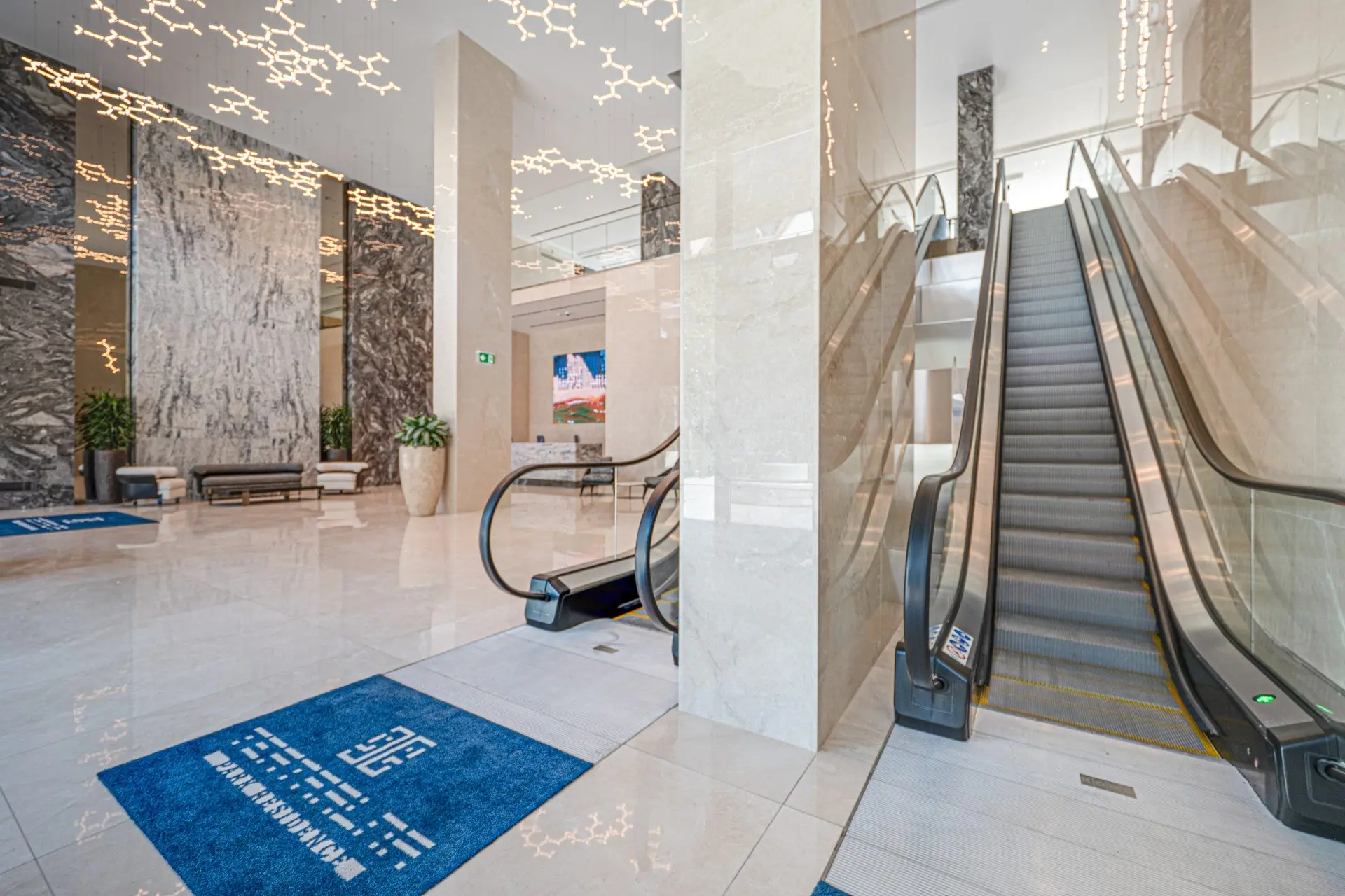 Two-bedroom apartment in a luxury complex near Zaimov Park