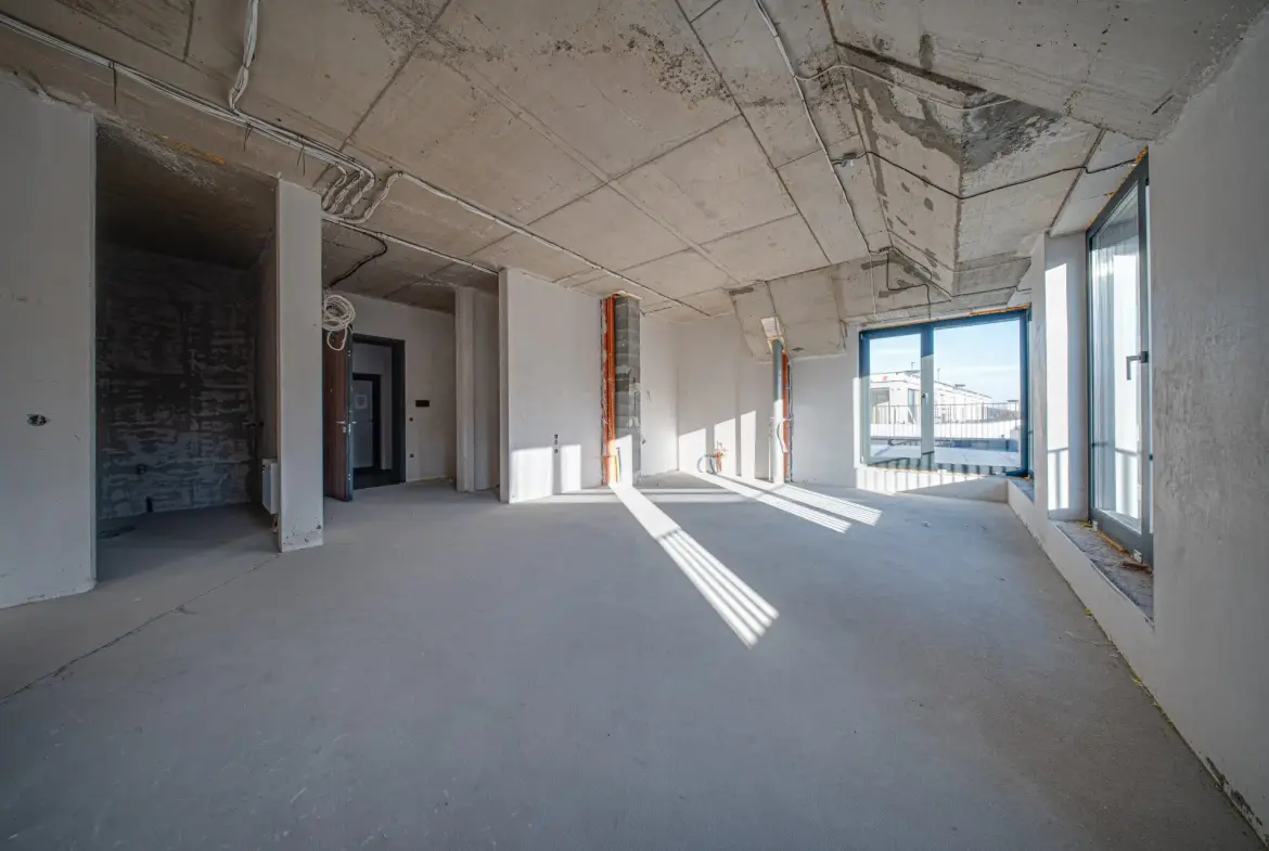 Three-bedroom apartment in a new complex near Paradise Mall