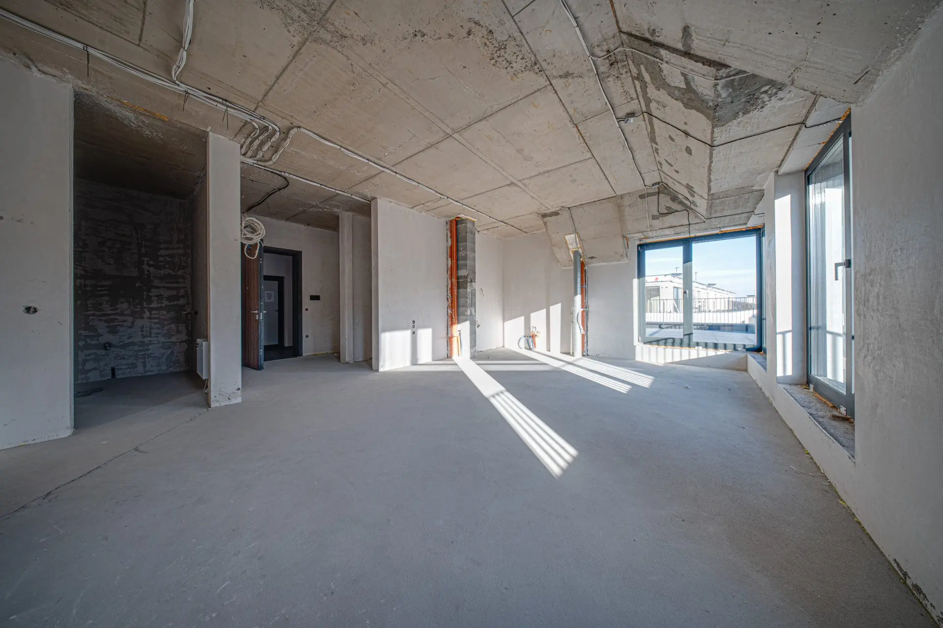 Three-bedroom apartment in a new complex near Paradise Mall