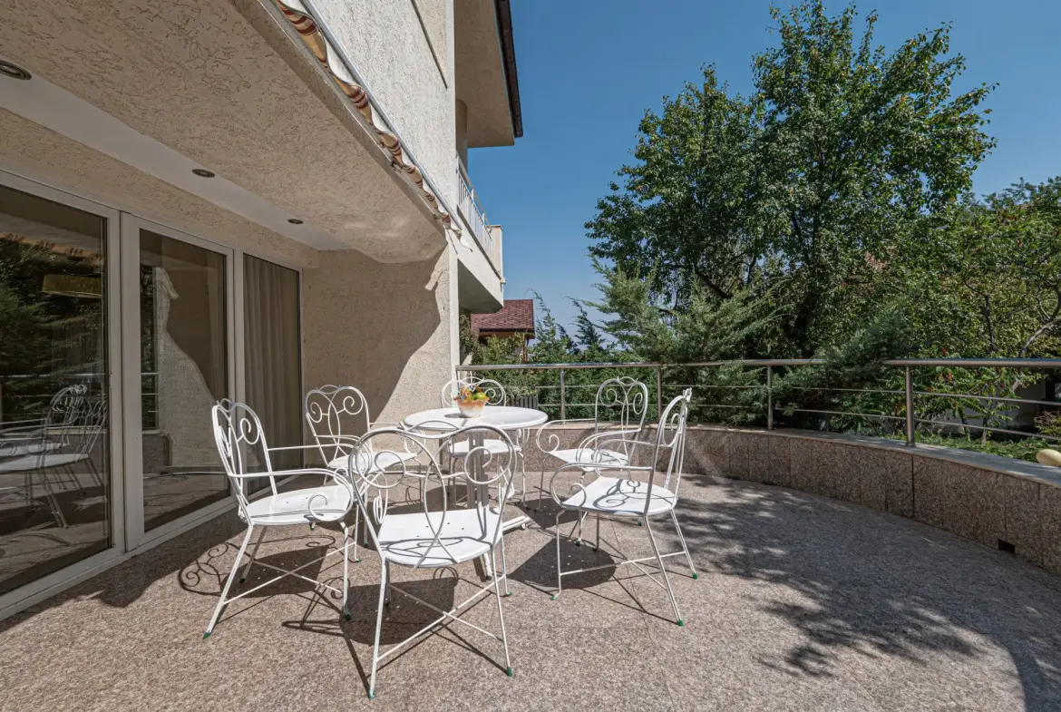 Family house with panoramic views, 1000 sq m yard, swimming pool and spa area in Simeonovo for sale