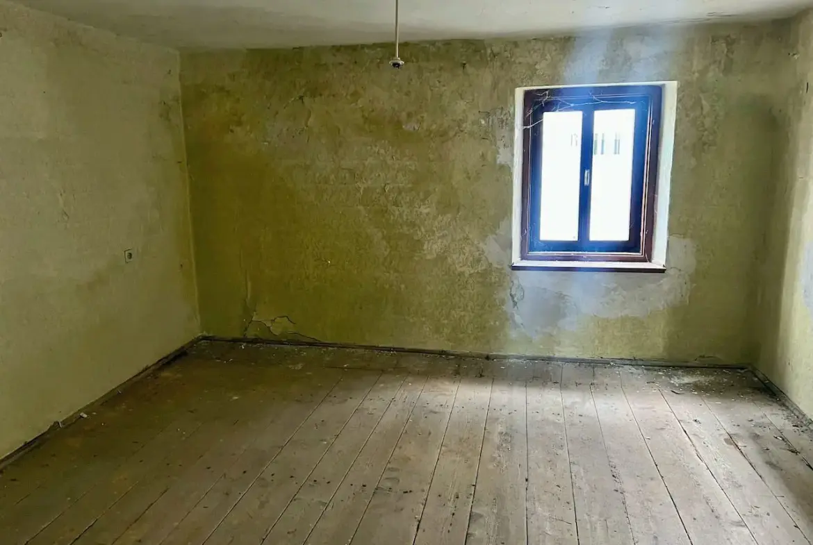 Soča area – Charming House in need of renovation in the Soča Valley