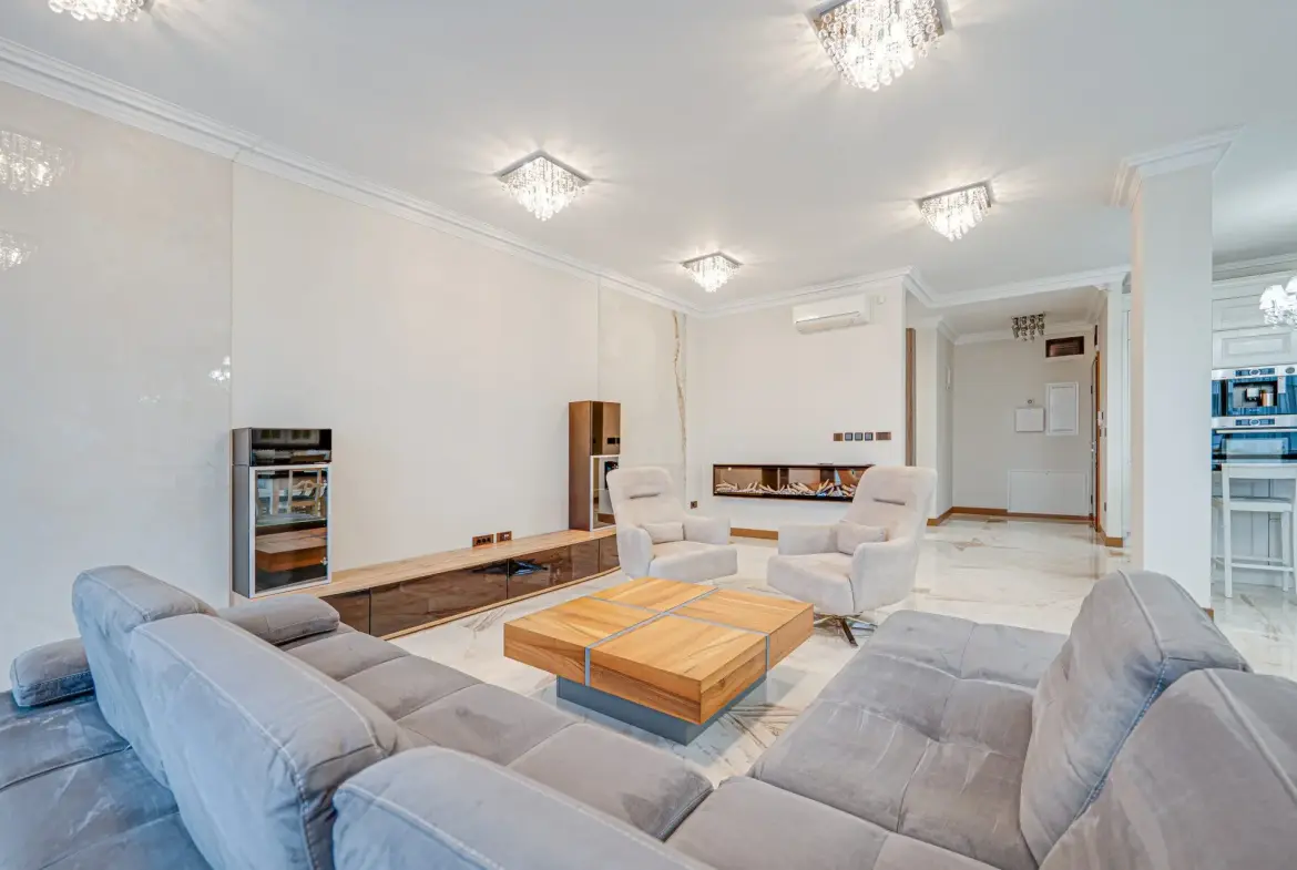 Fully furnished four-room apartment in a gated residential complex in the Lozenets neighborhood