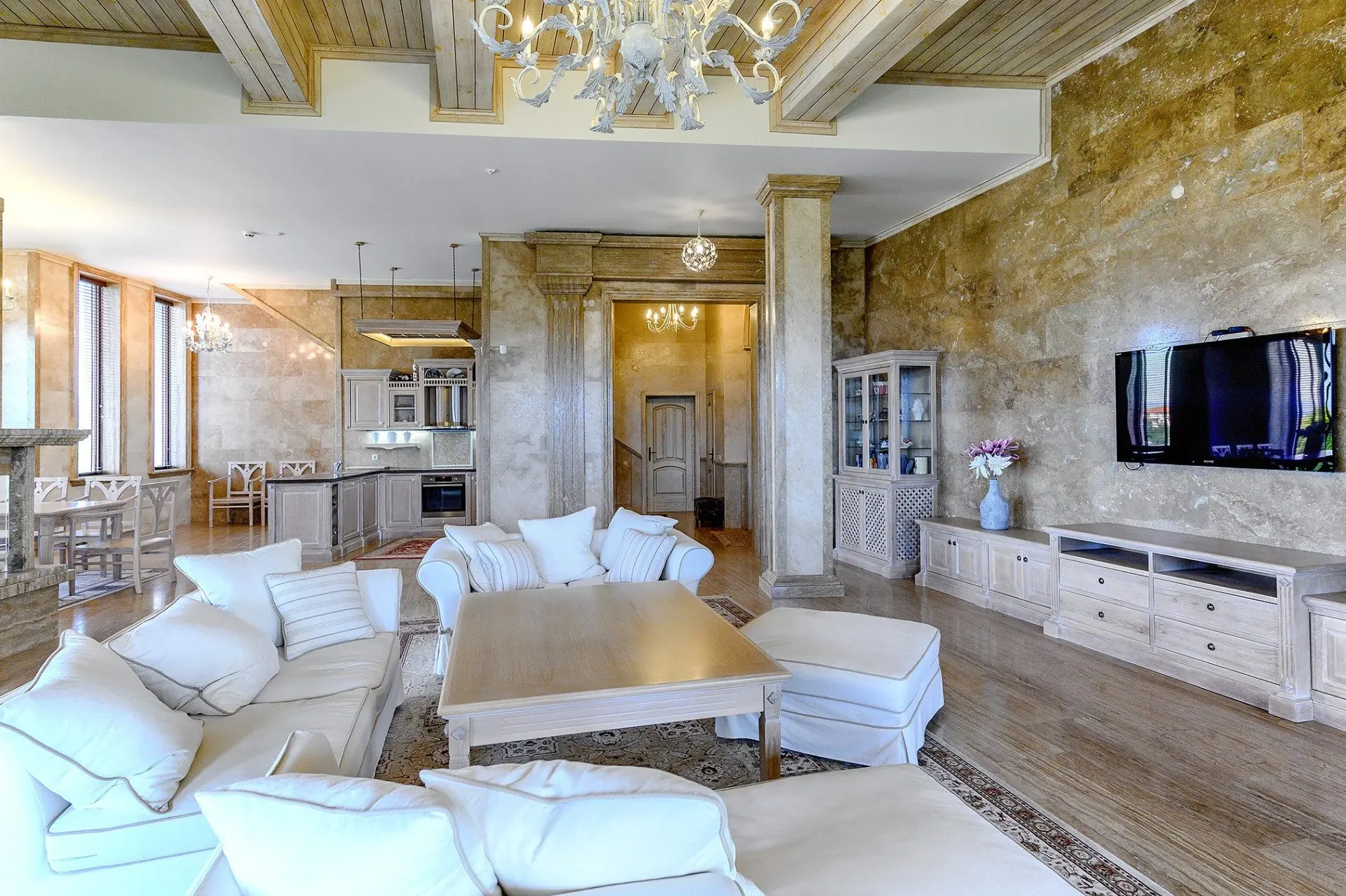 2c1590d70b032793cd9c3c772e7f5814 An exclusive residence with a pool near the Sunny Beach resort