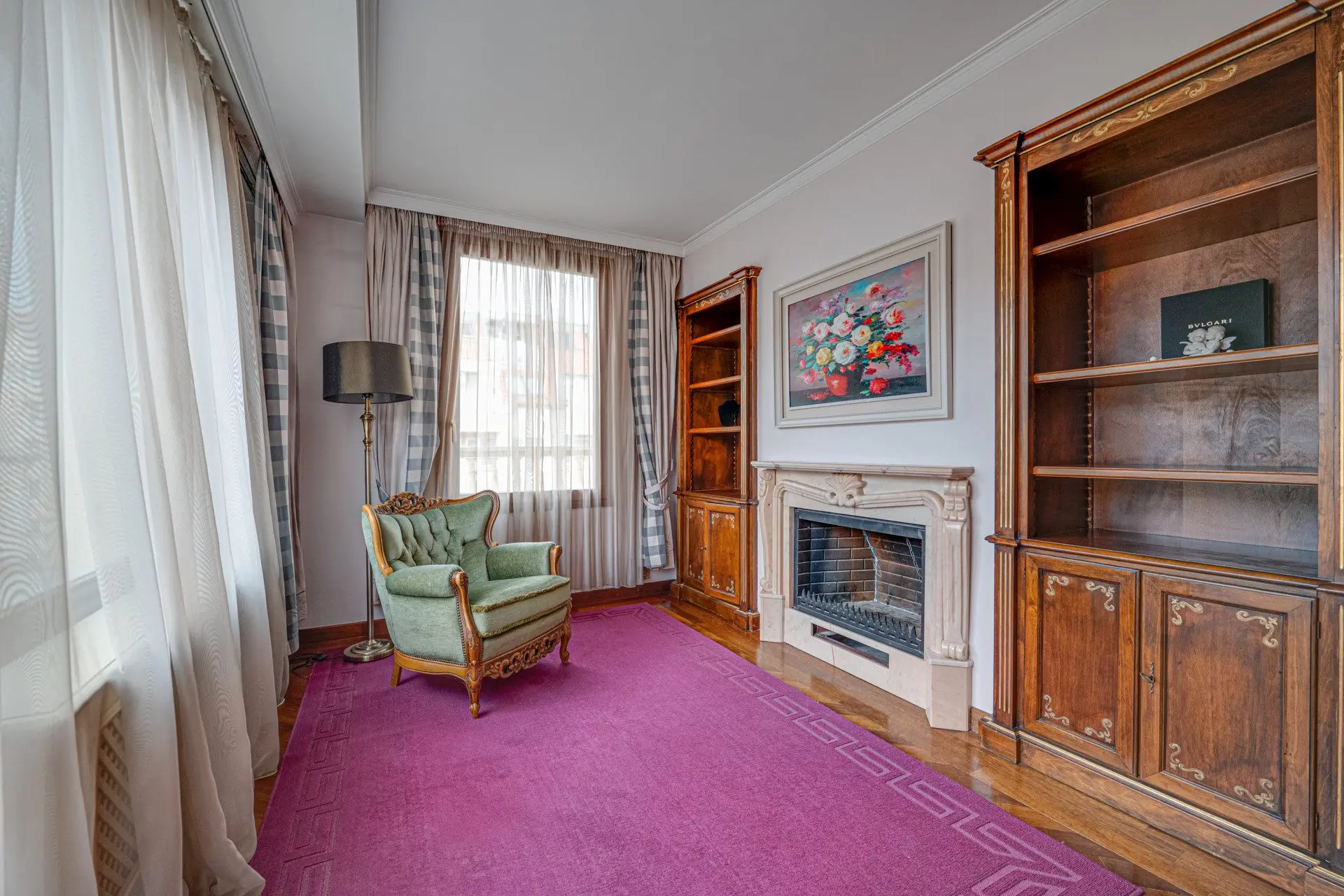 Impressive classic three-bedroom apartment in Manastirski Livadi-West district for sale