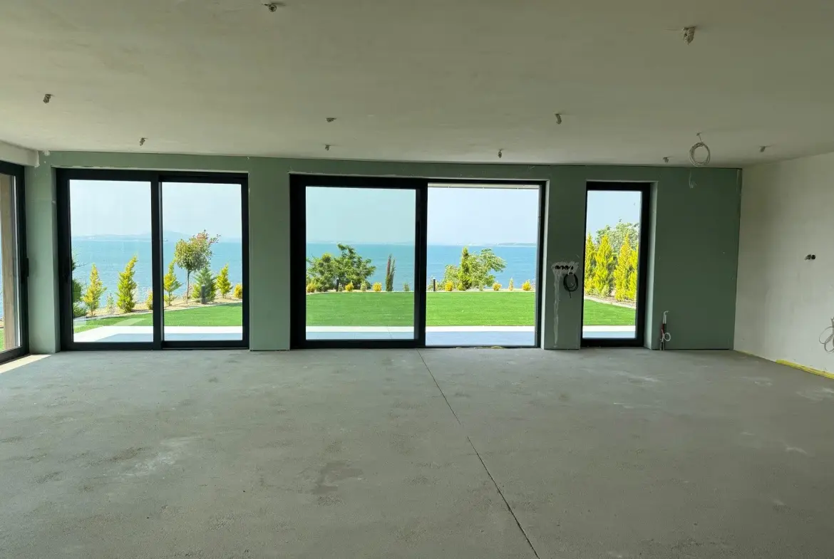 Luxury house with exceptional panoramic sea views