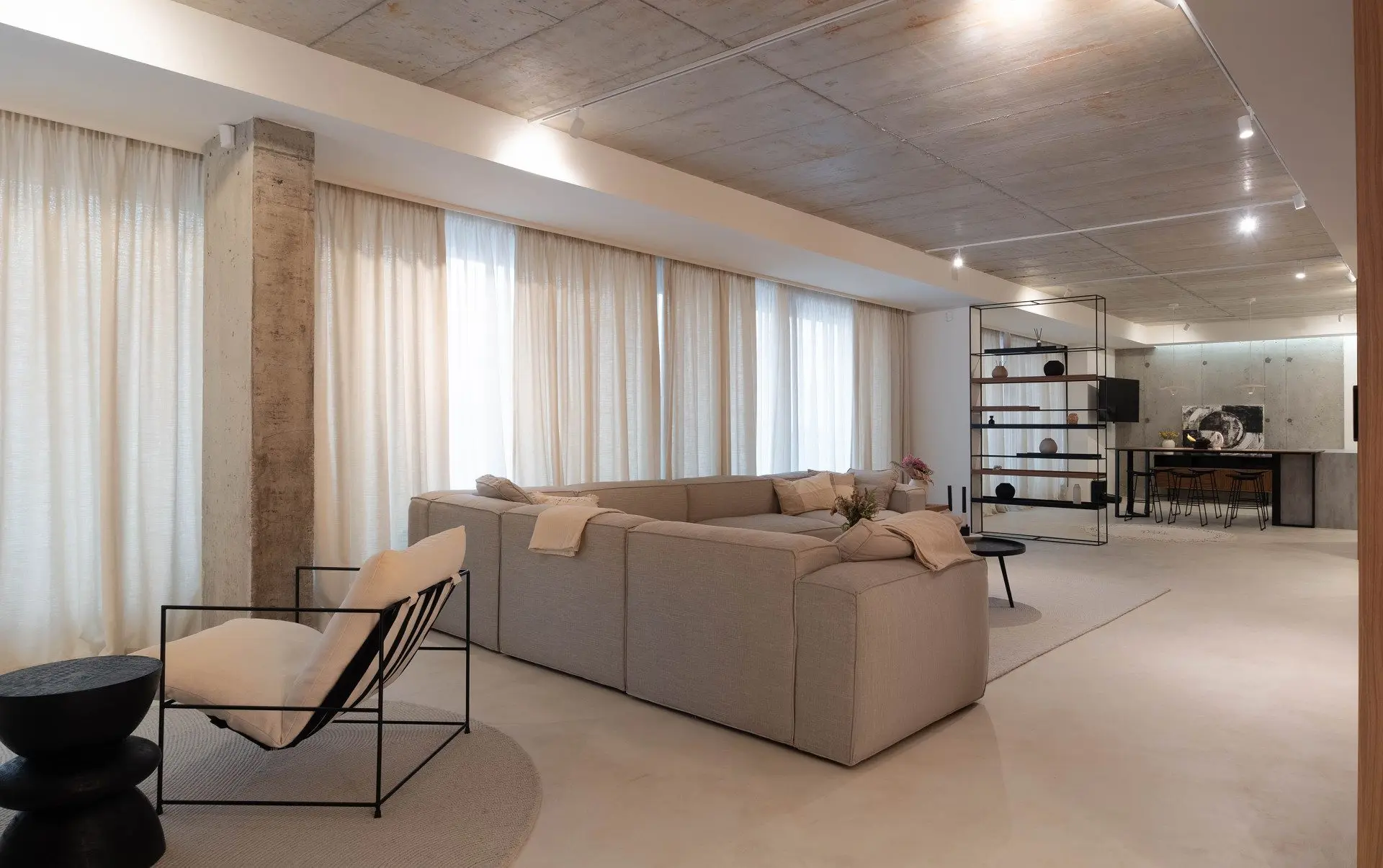 Penthouse with an infinity pool and a view of Marina Port Sozopol