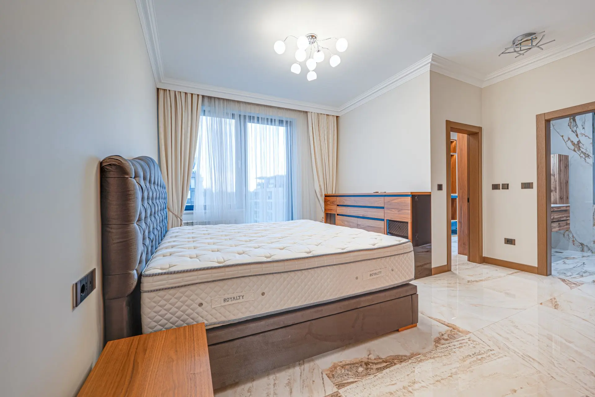 Fully furnished four-room apartment in a gated residential complex in the Lozenets neighborhood