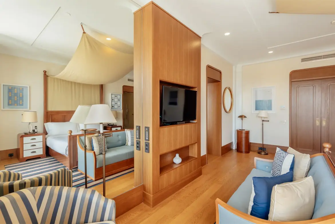 Luxurious penthouse within the Regent 5* hotel, Porto Montenegro