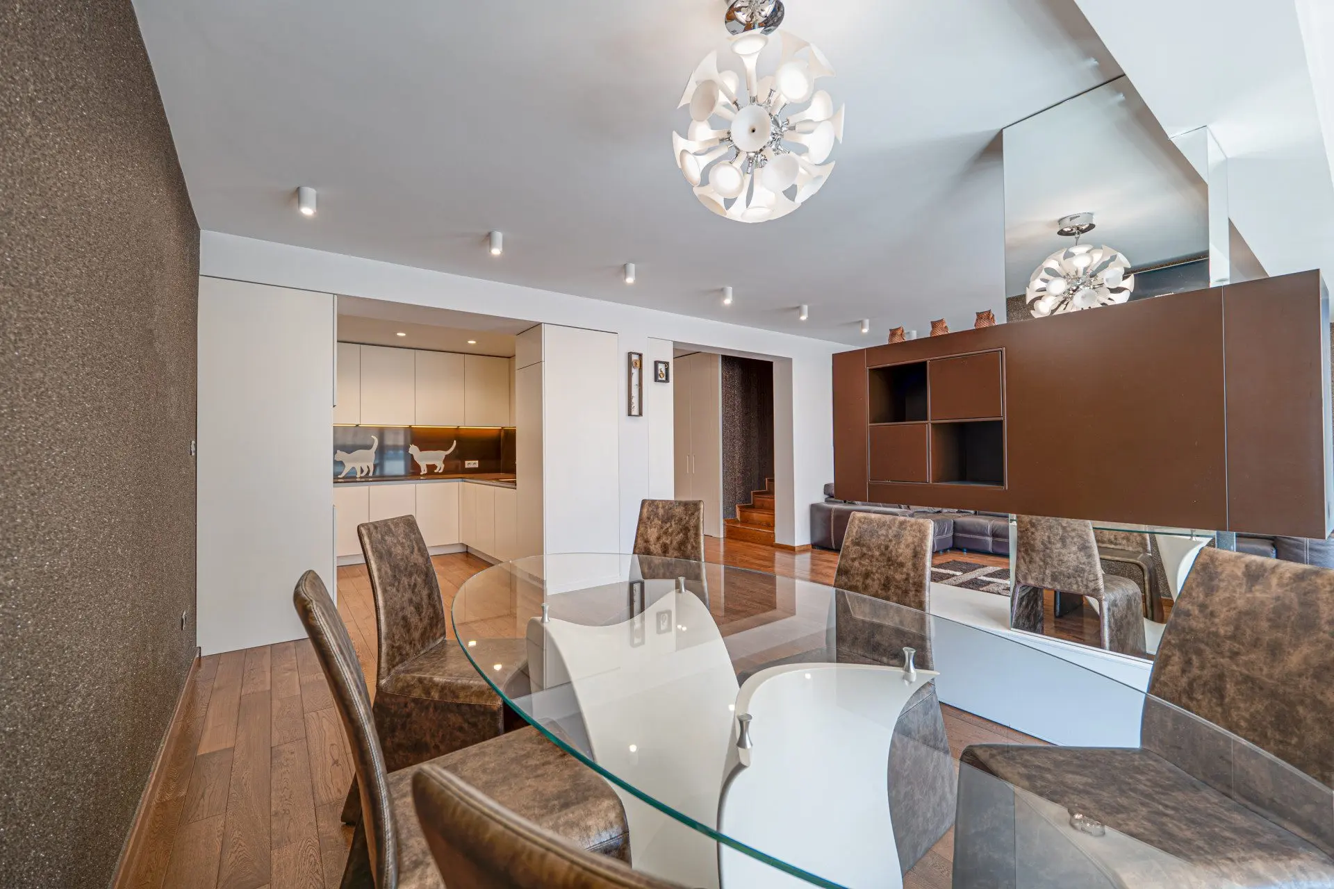 2df10adebc899c3c089315c7be0aefb2 Spacious and stylish penthouse just steps from South Park for sale