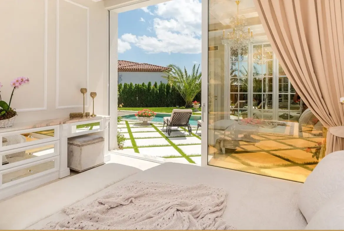 Luxurious villa with pool in Sunny Beach for sale