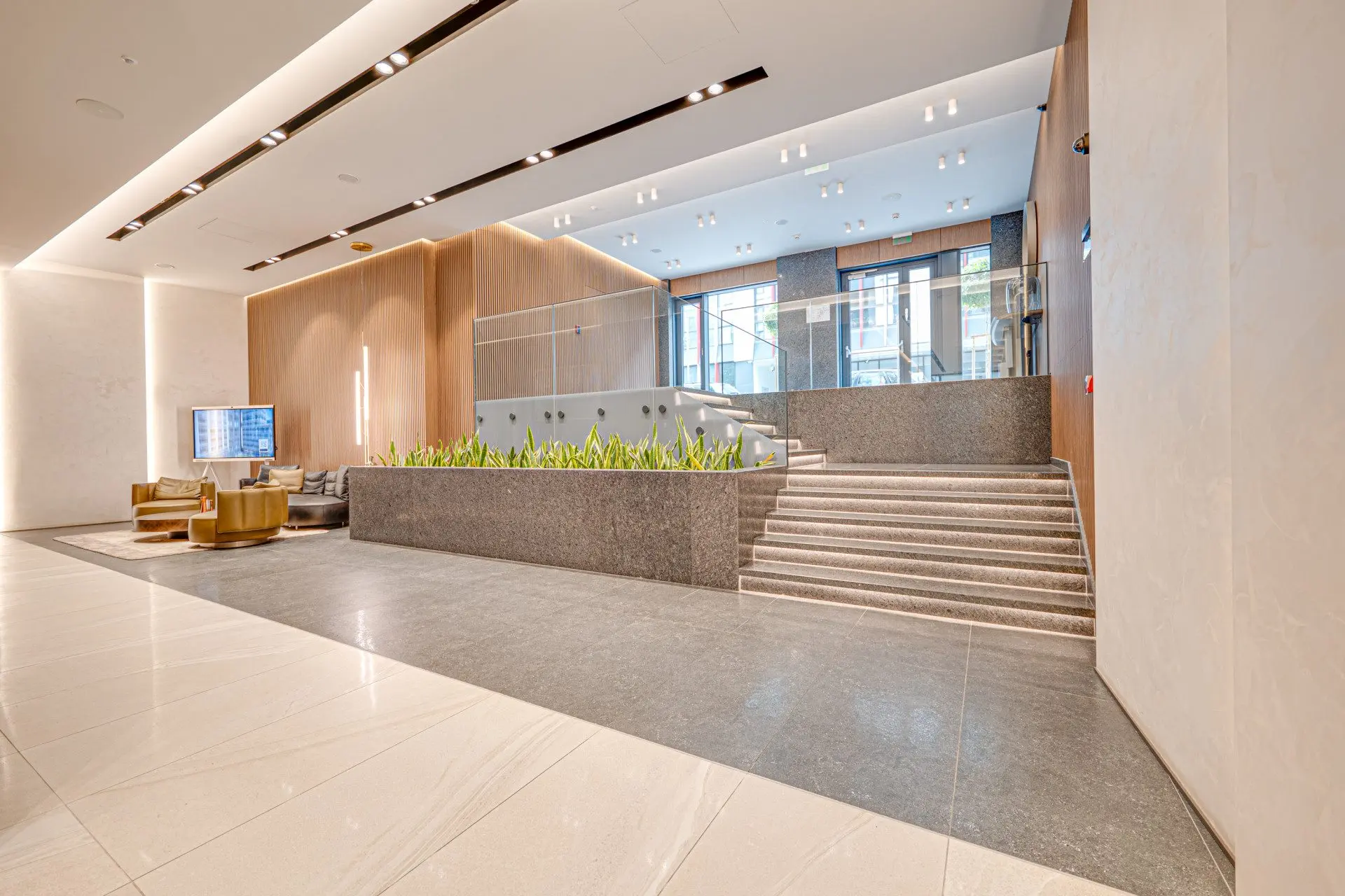 Three bedroom apartment in a luxury building next to Paradise Mall