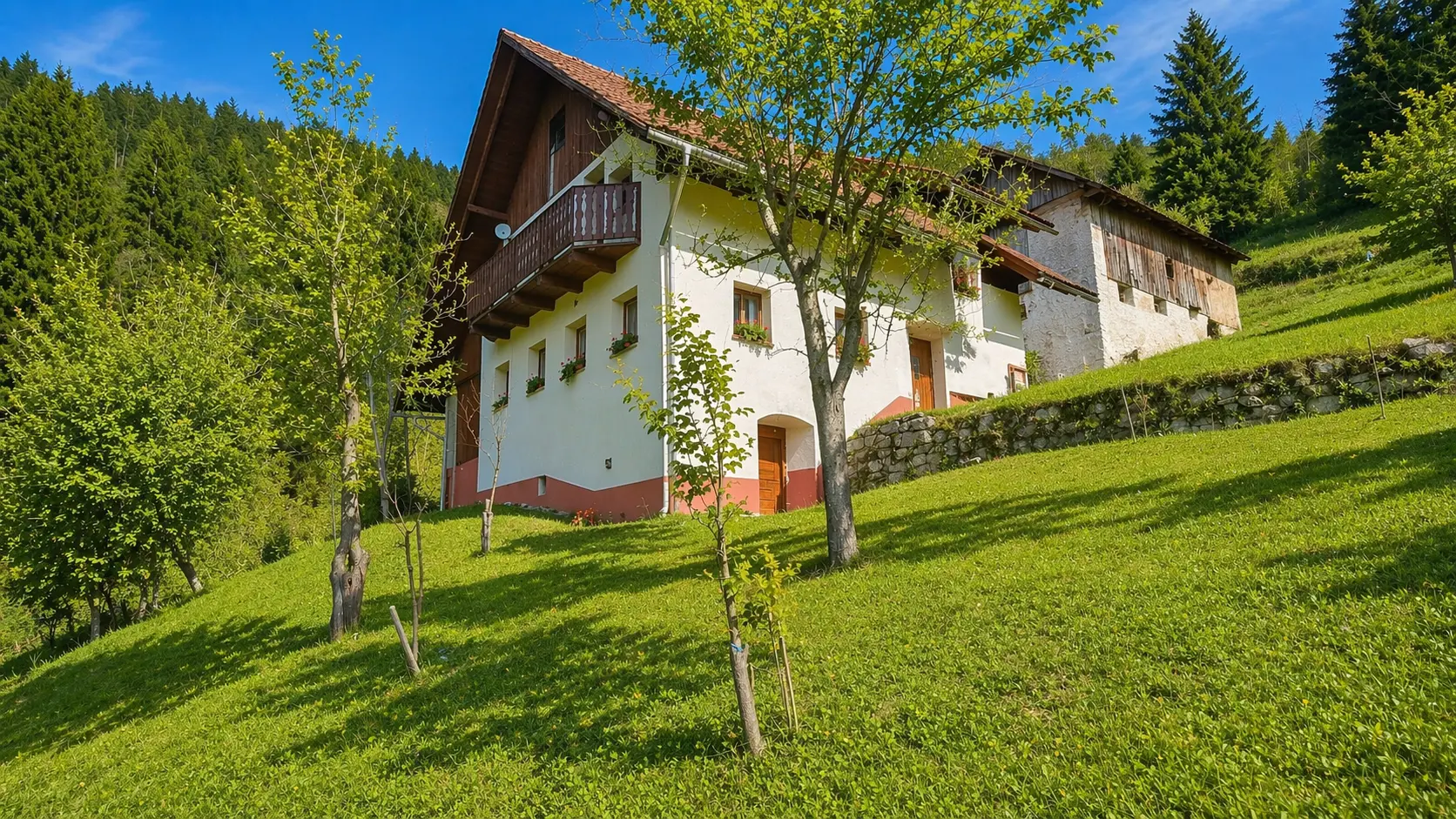 3-1 Idrija Area – Beautiful Estate Above Spodnja Idrija