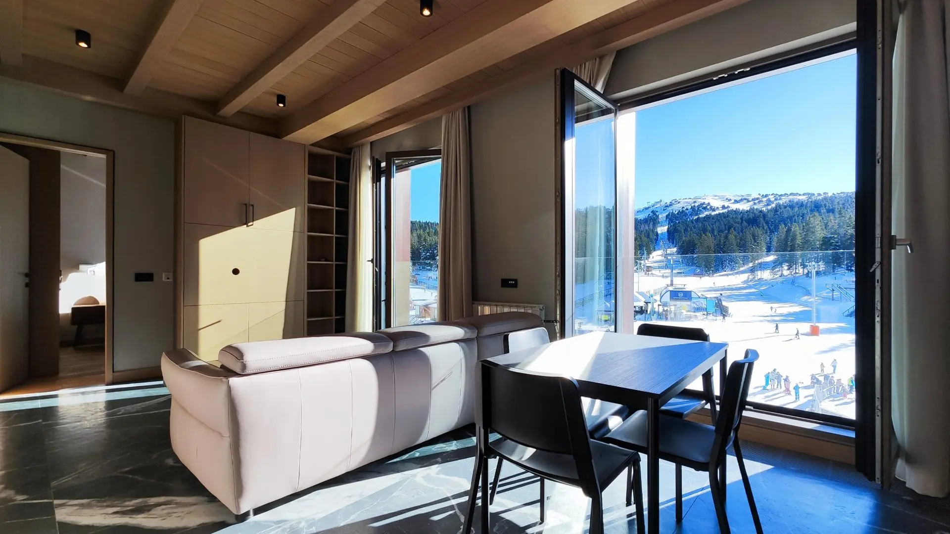 1-Bedroom Apartment, 46 m² – Nikole Tesle 12, Raska, Kopaonik
