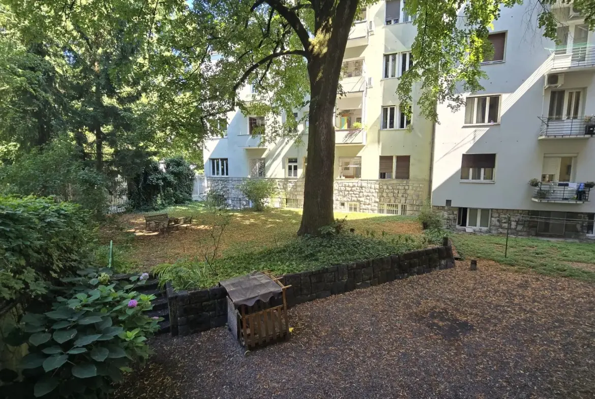 Ljubljana city centre – Elegant Apartment in the Heart of the Historic City Centre