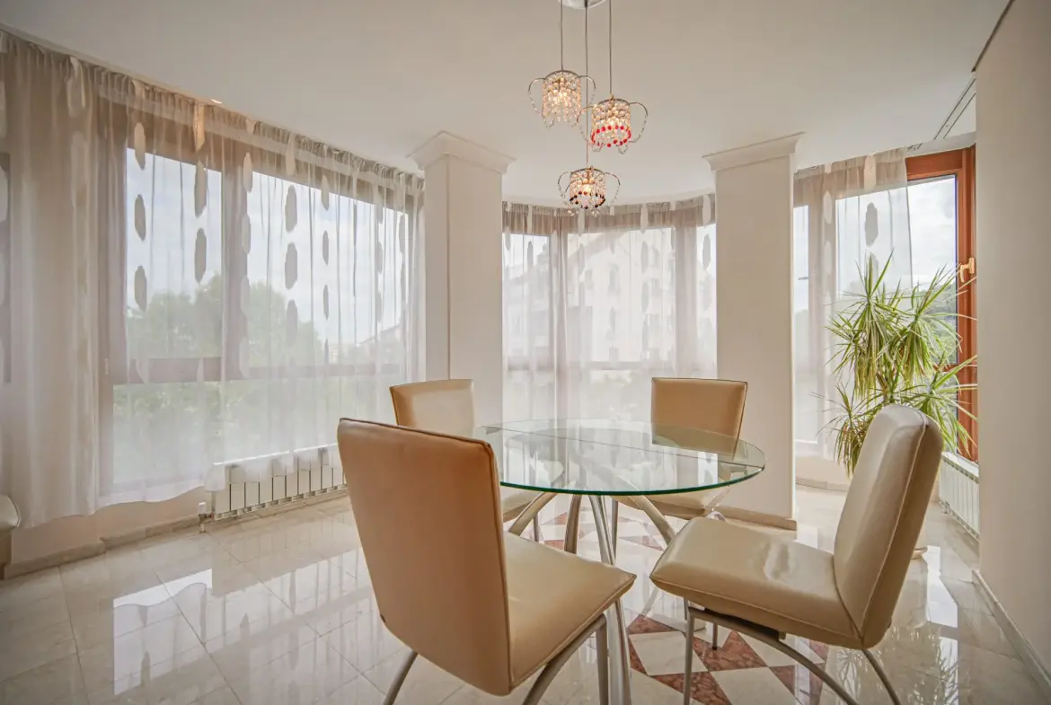 Spacious four-room apartment with panoramic views of Borisova Garden in the heart of Lozenets
