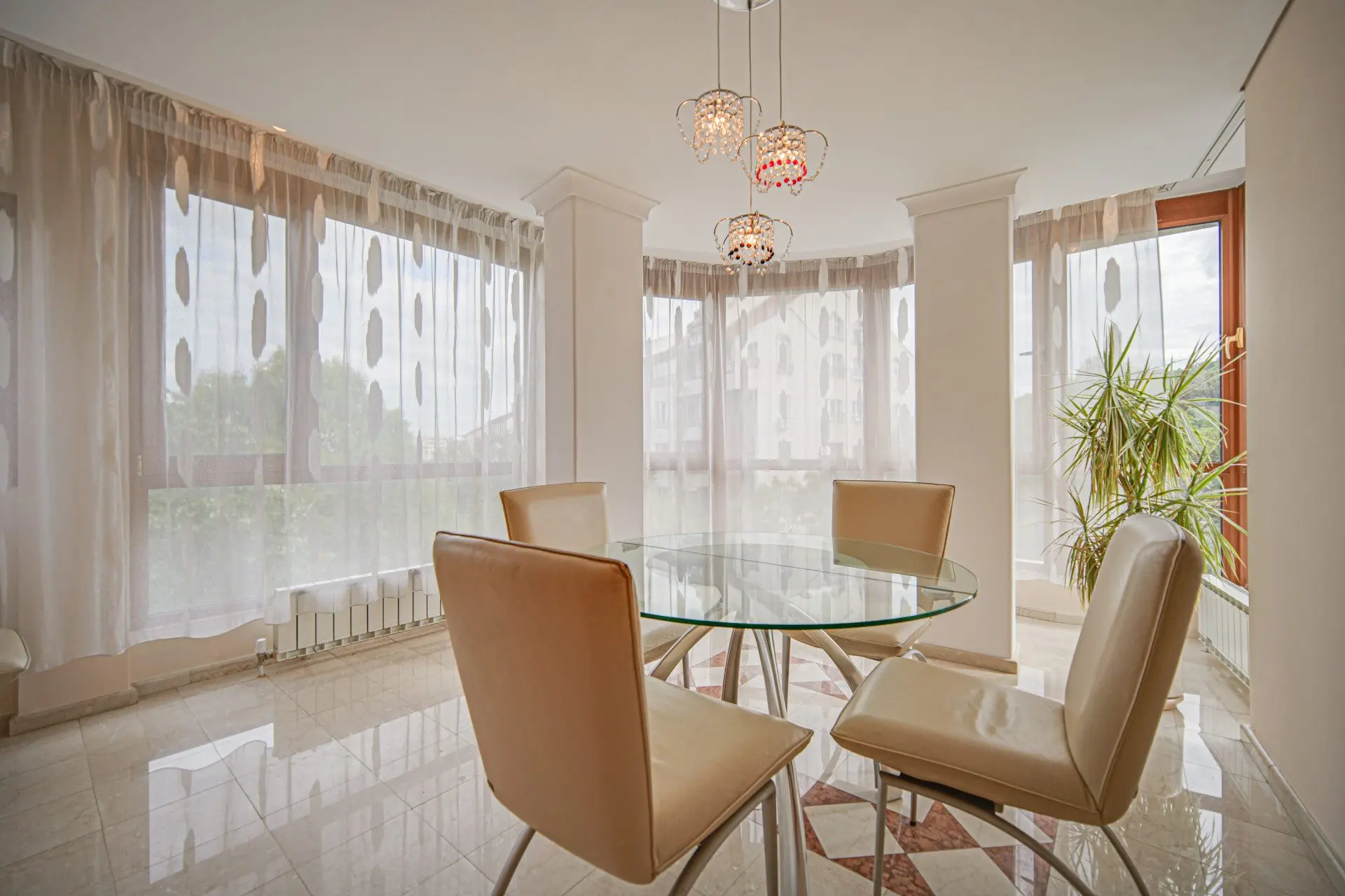 Spacious four-room apartment with panoramic views of Borisova Garden in the heart of Lozenets