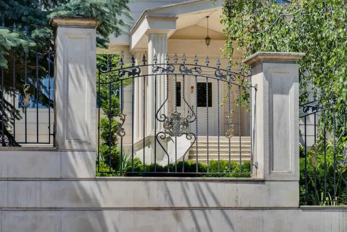 Aristocratic house in the metropolitan district of Boyana for sale