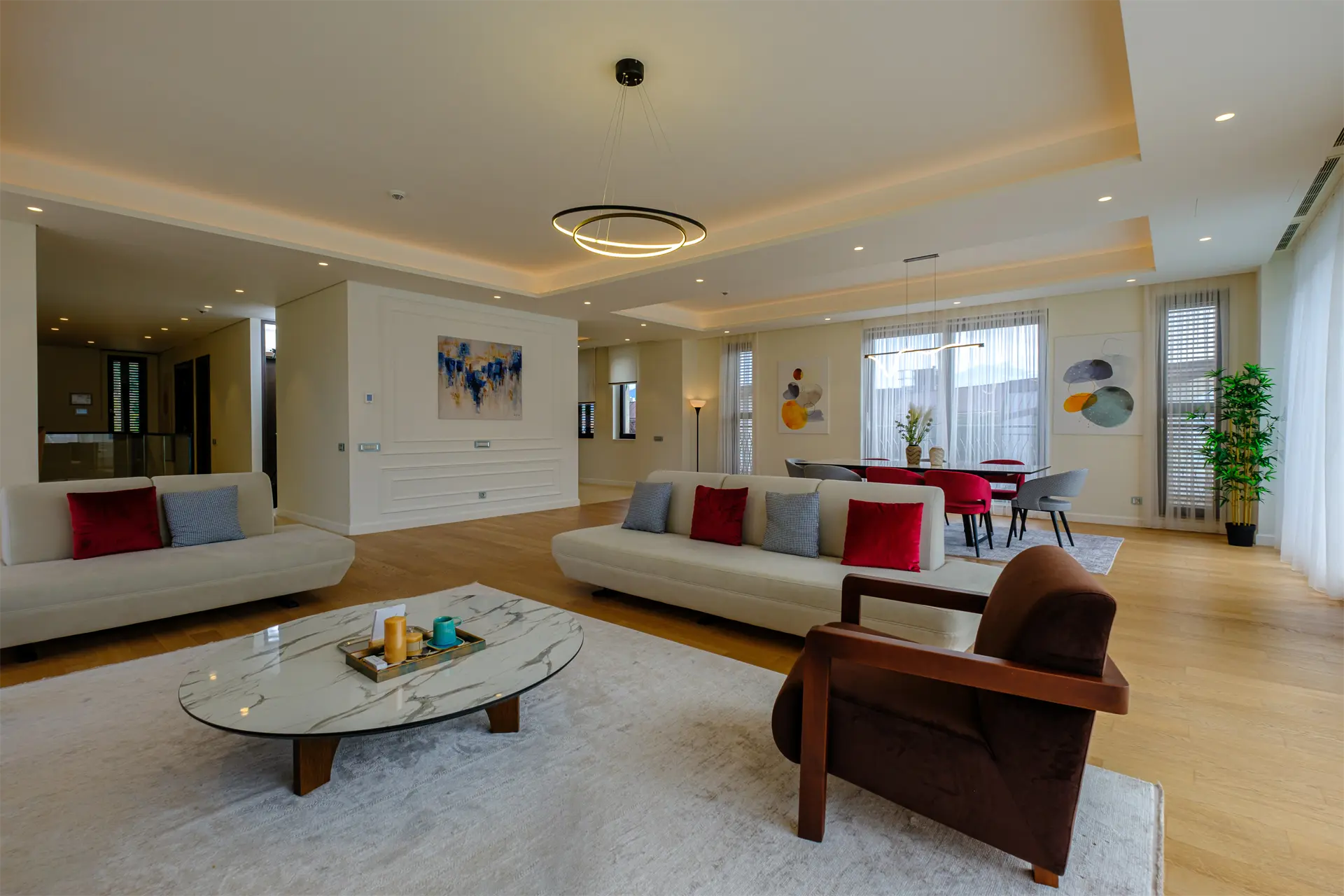 Luxurious 3-Bedroom Duplex with pool