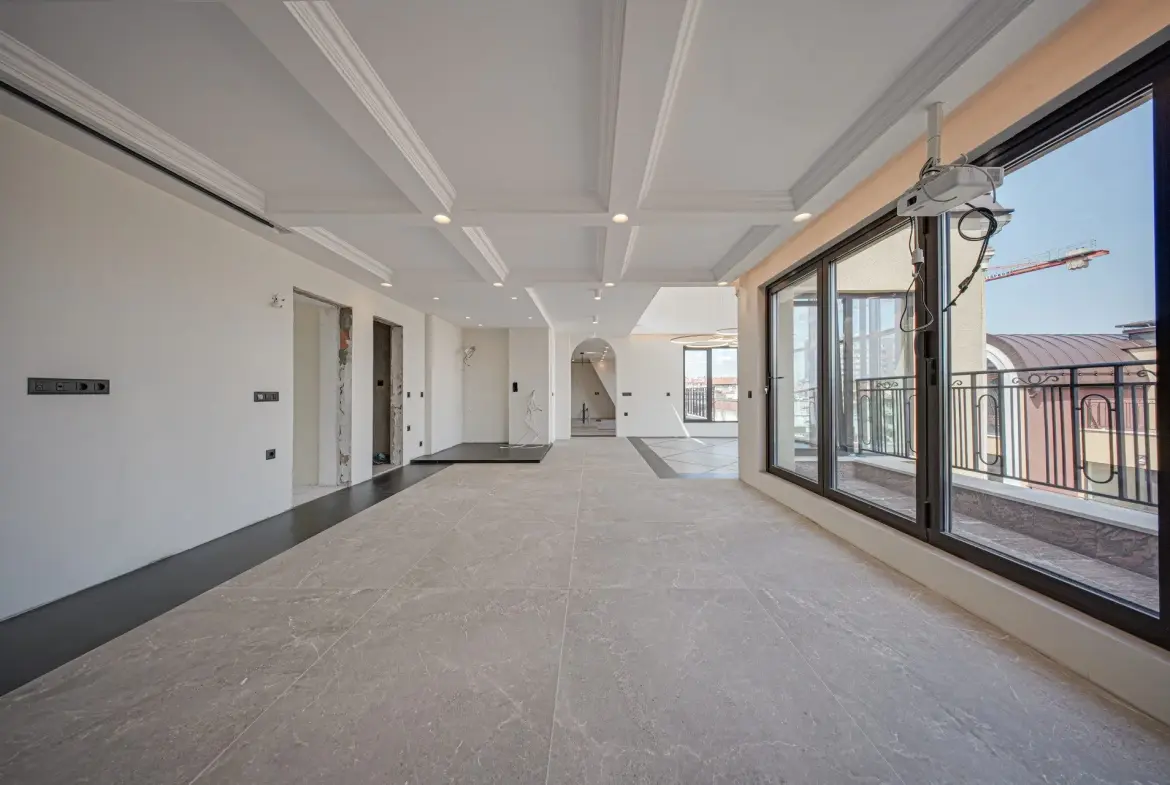Spacious apartment with amazing views of the city in the Center for sale