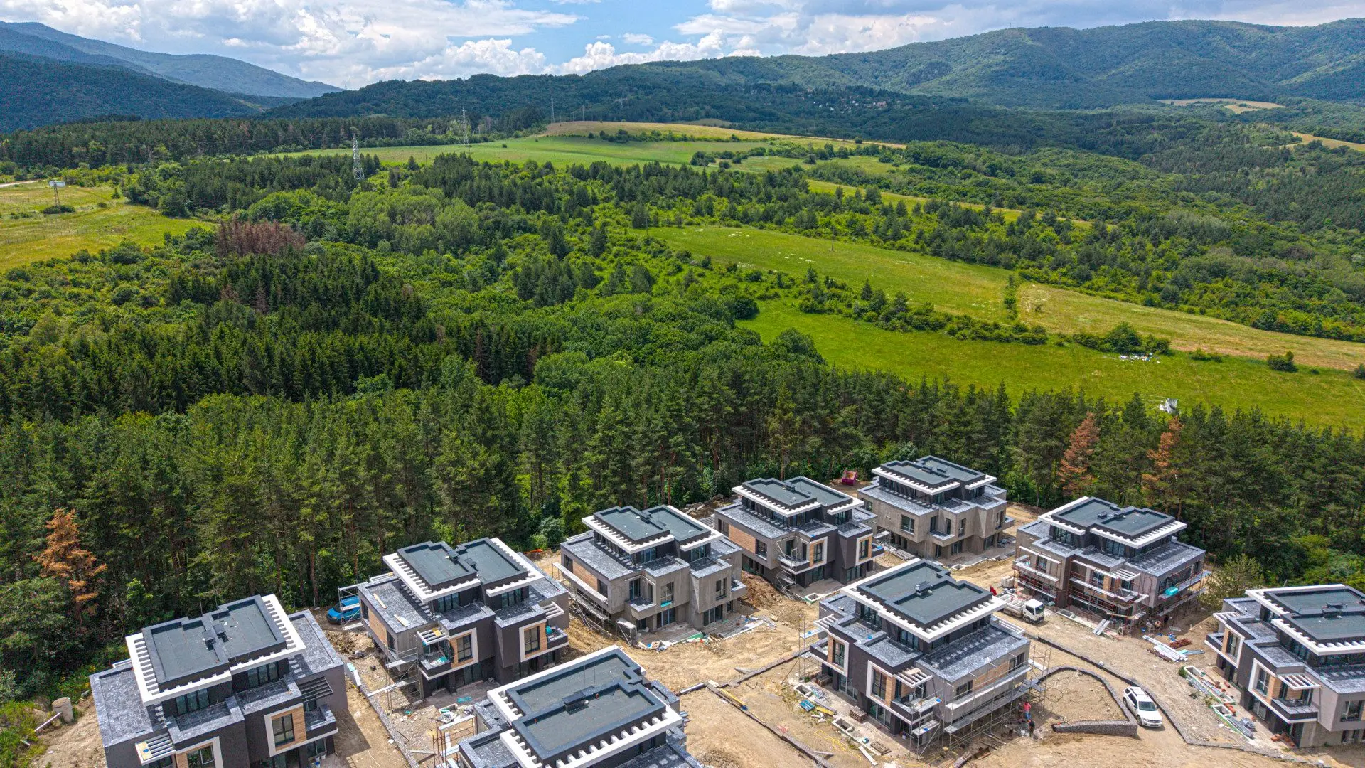 Single-family house in a family complex in Gorna Banya for sale
