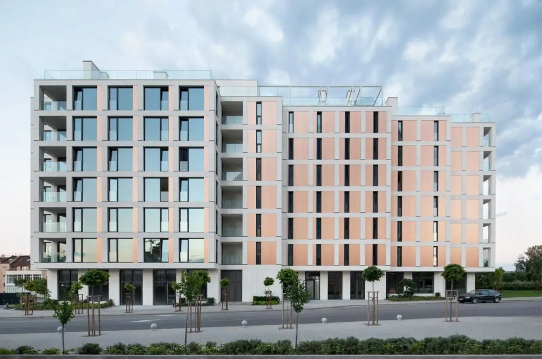 Impressive multi-room apartment on an entire floor in a luxury building next to Paradise Mall