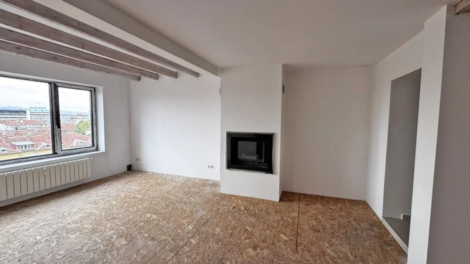 3652be1cccf697f43c9a74bd21cb0f89 Bright and spacious apartment on Gurko Street for sale