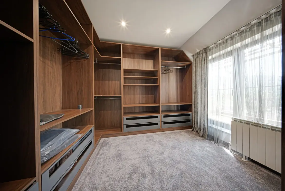 Exclusive three-bedroom penthouse with wonderful views in Krastova Vada