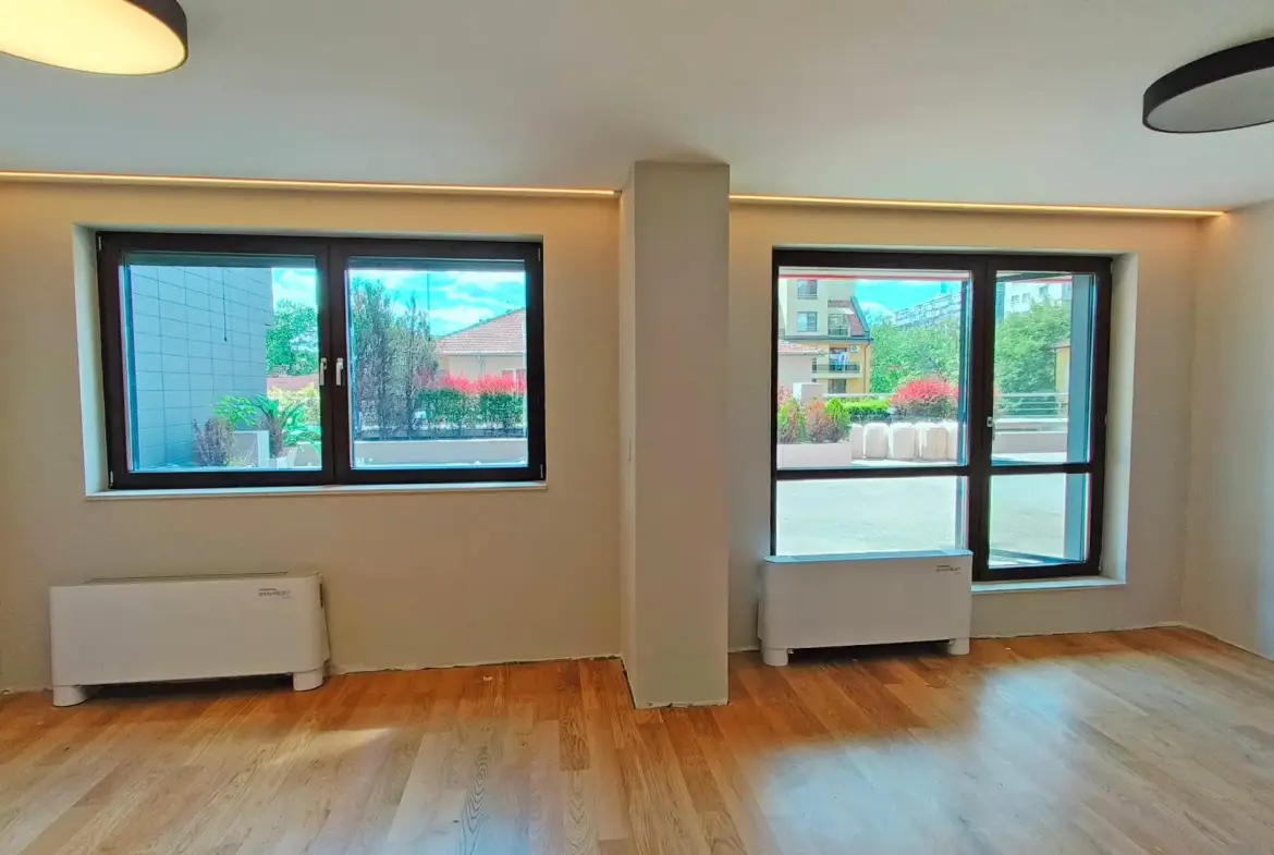 Spacious and fully furnished new apartment in the central part of Sofia