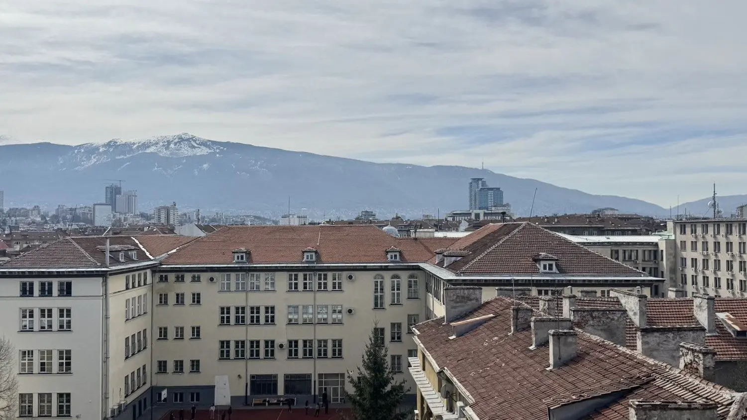 38d0391e65f36a91c25ed1db7cebc954 Bright and spacious apartment on Gurko Street for sale