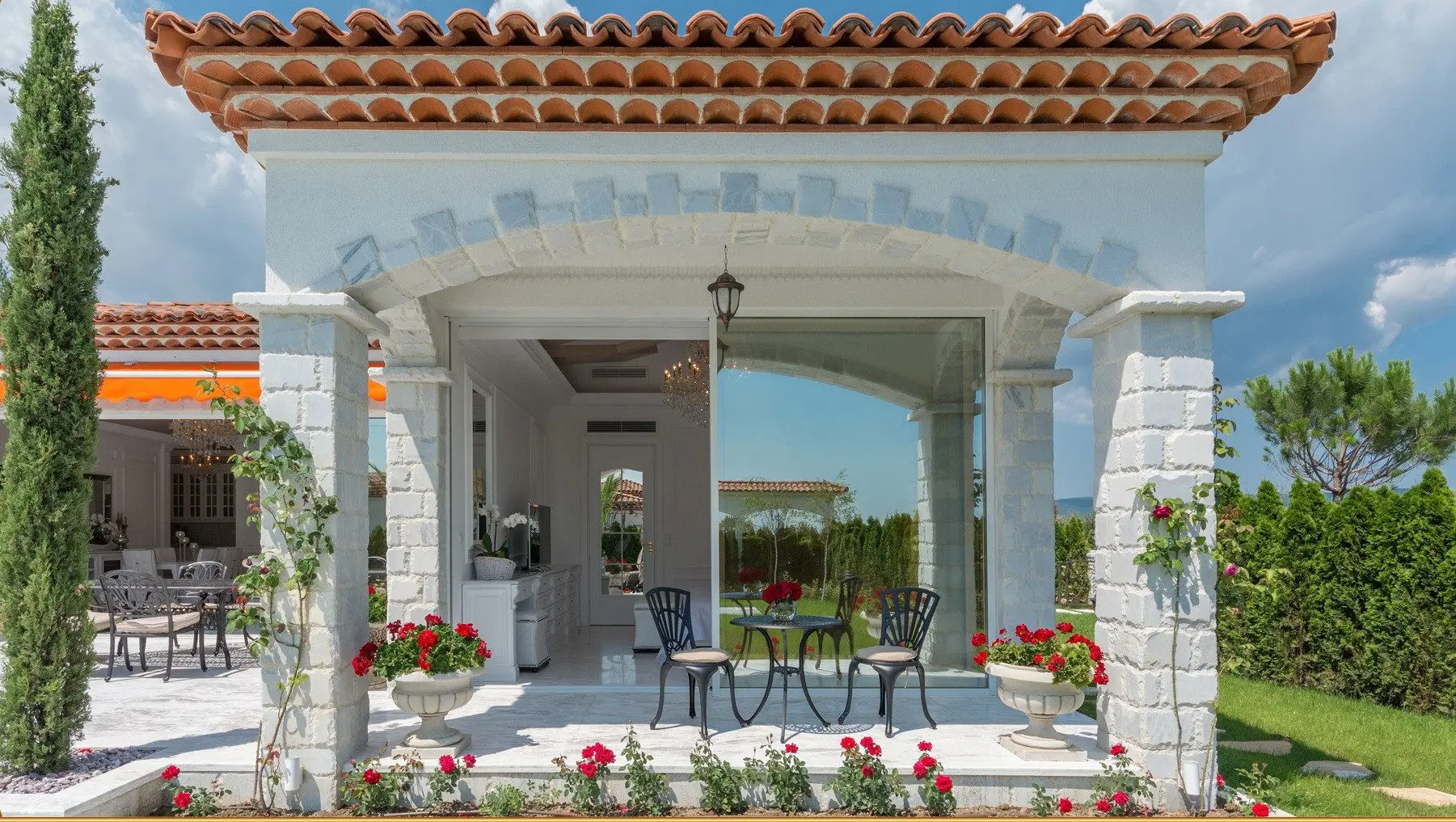 Luxurious four bedroom villa and pool in Sunny Beach for sale