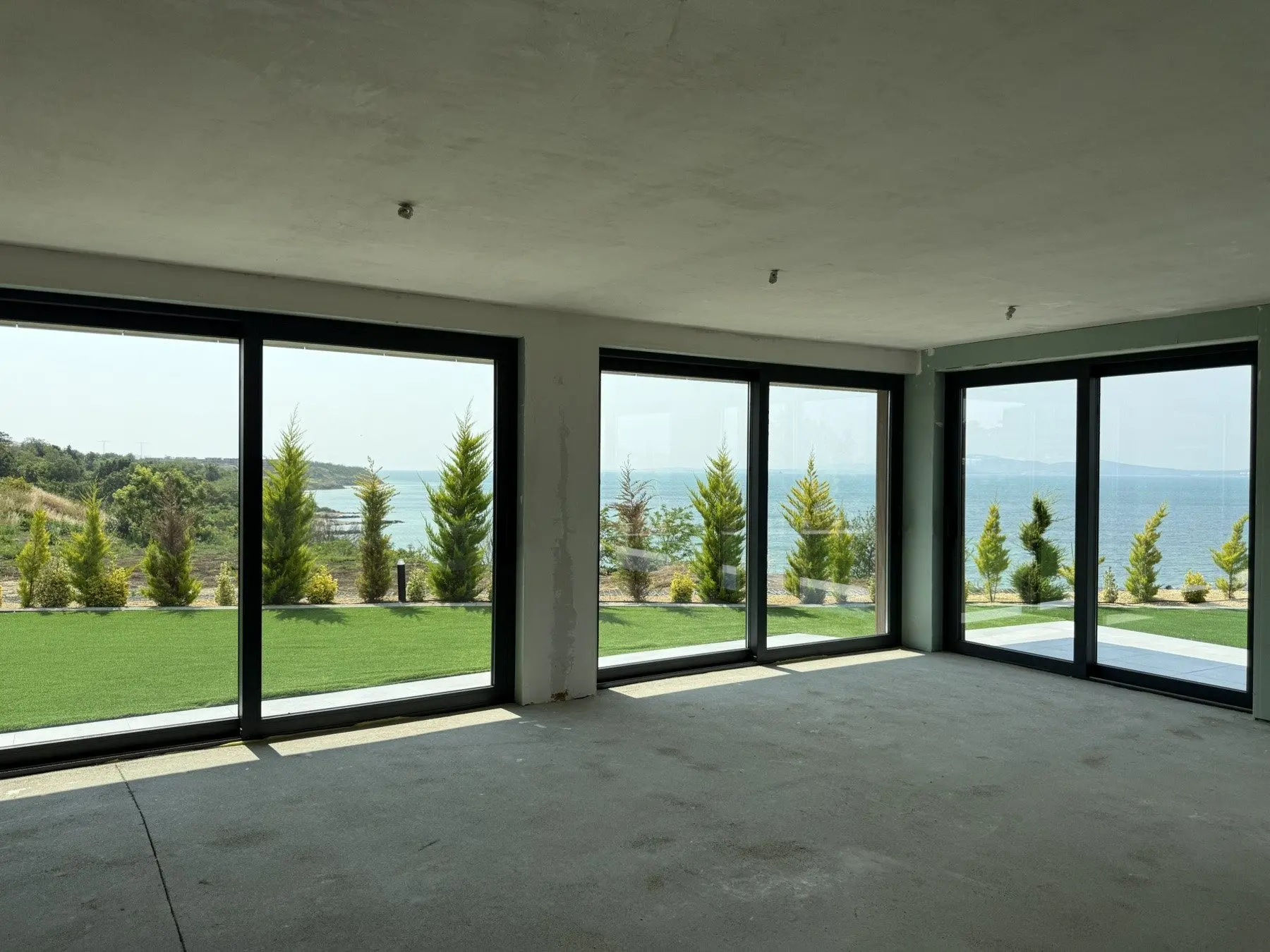 Luxury house with exceptional panoramic sea views
